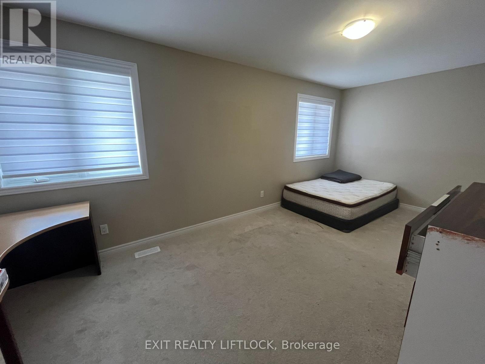 37 York Drive, Peterborough North (North), Ontario  K9J 6X4 - Photo 22 - X12268886