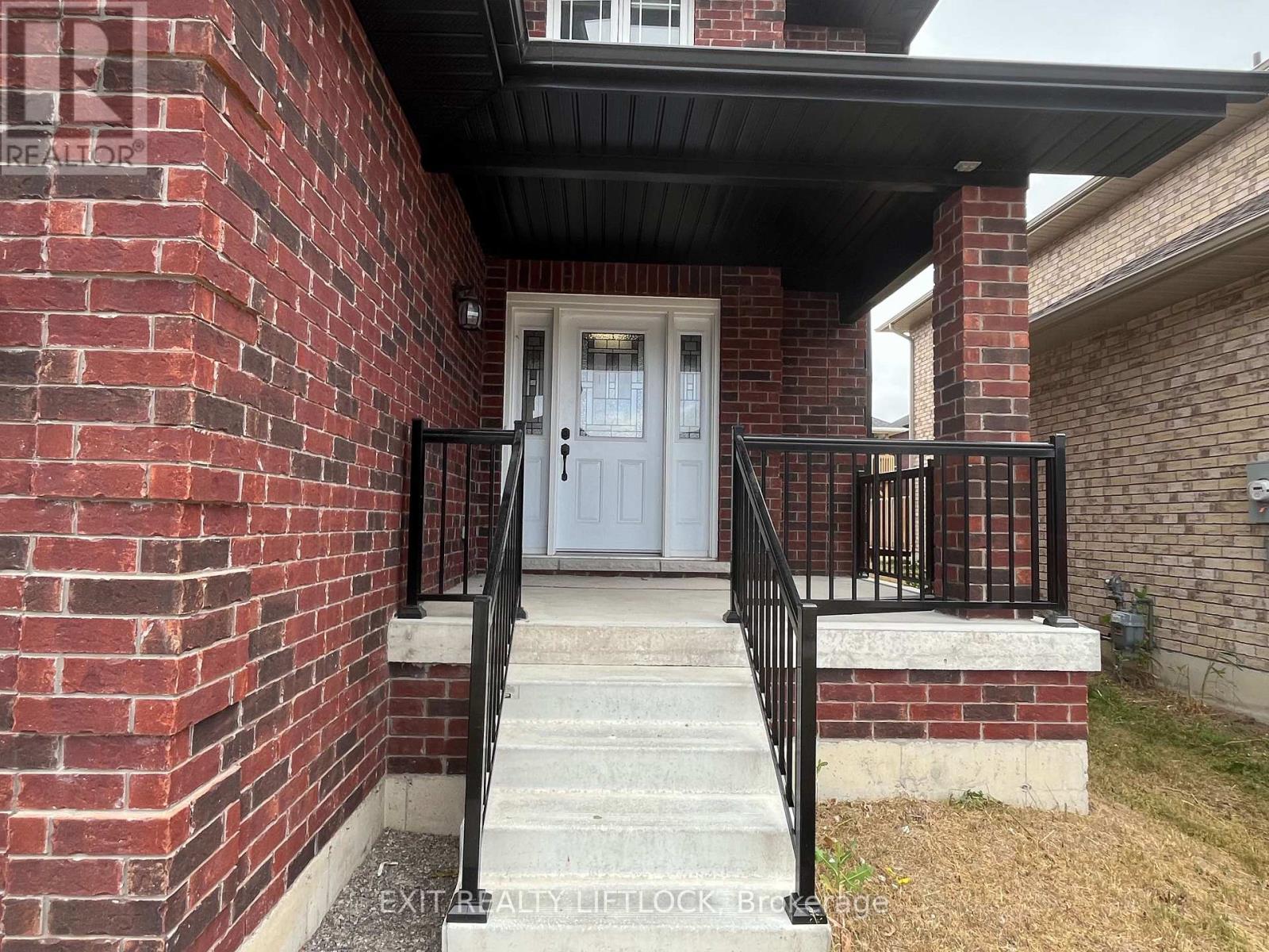 37 York Drive, Peterborough North (North), Ontario  K9J 6X4 - Photo 3 - X12268886