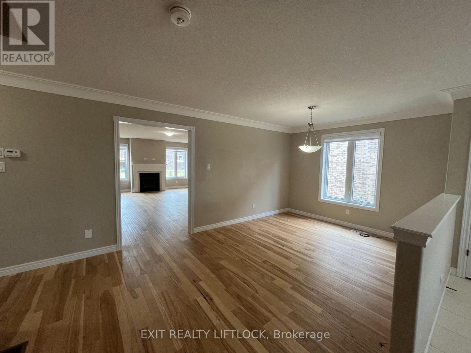 37 York Drive, Peterborough North (North), Ontario  K9J 6X4 - Photo 7 - X12268886