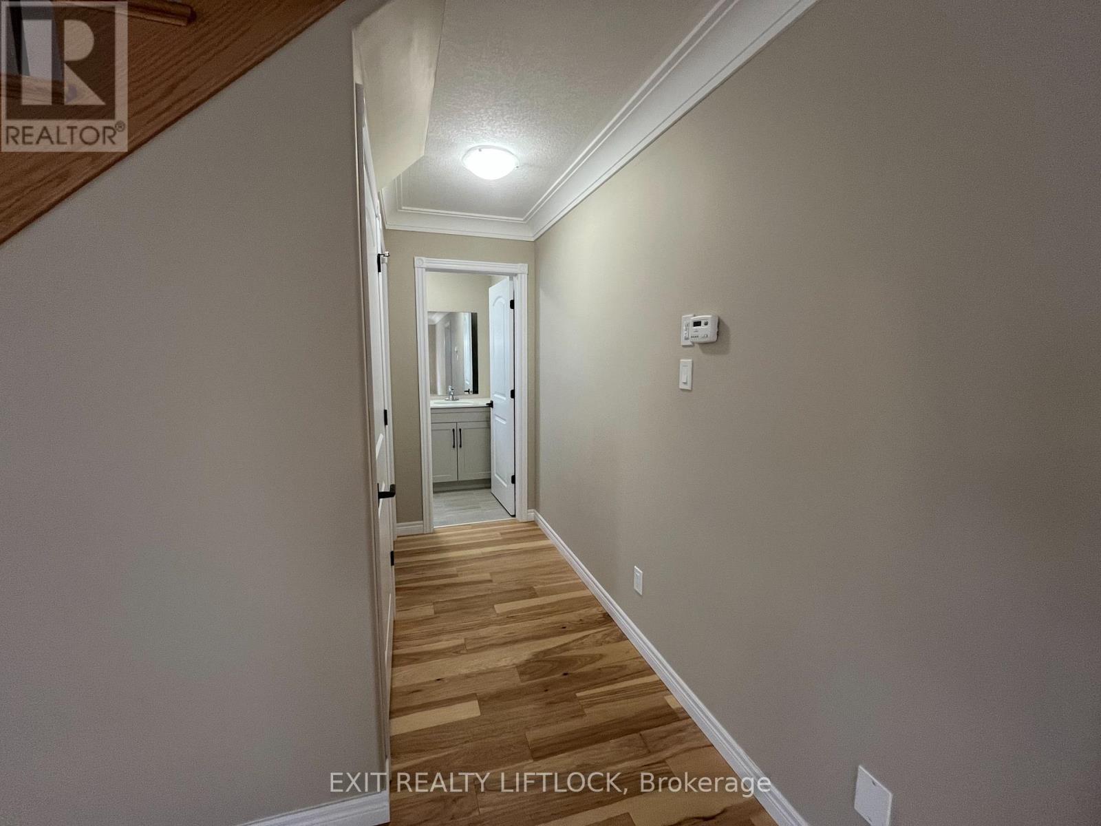 37 York Drive, Peterborough North (North), Ontario  K9J 6X4 - Photo 8 - X12268886