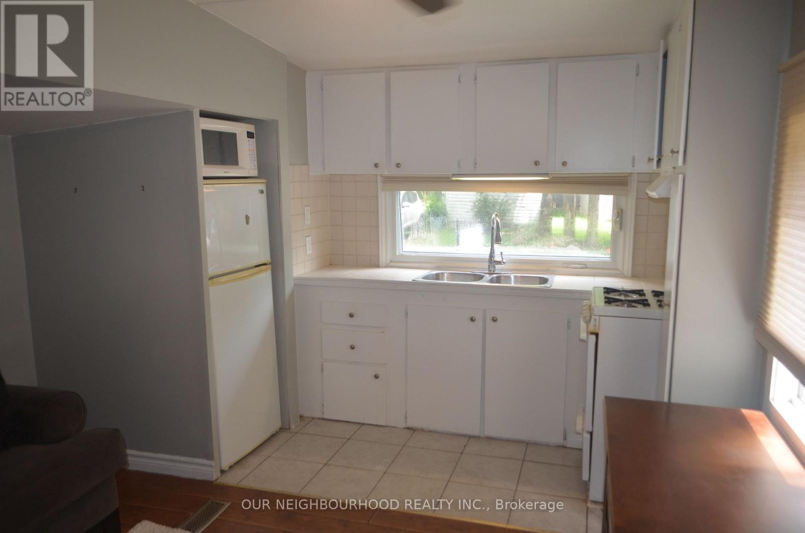 18 - 623 King Avenue E, Clarington (Newcastle), Ontario  L1B 1K7 - Photo 4 - E12269616