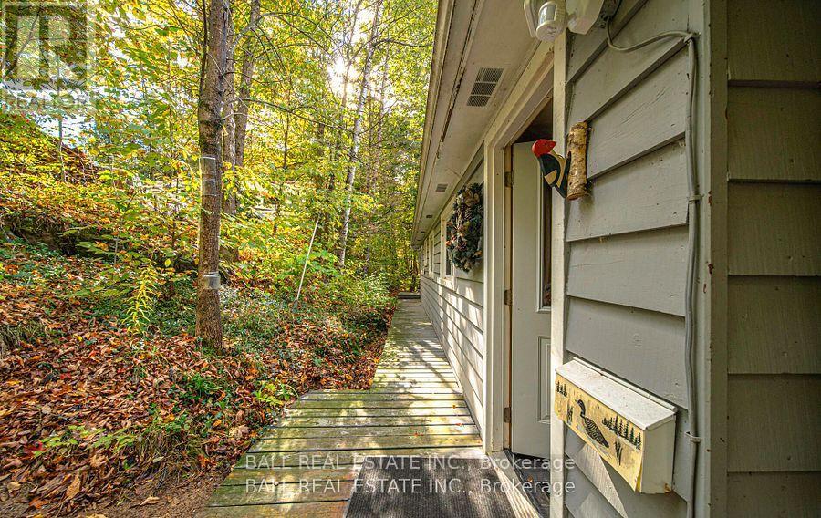 2374 Julia Shore Road E, Douro-Dummer, Ontario  K0L 2H0 - Photo 22 - X12269582