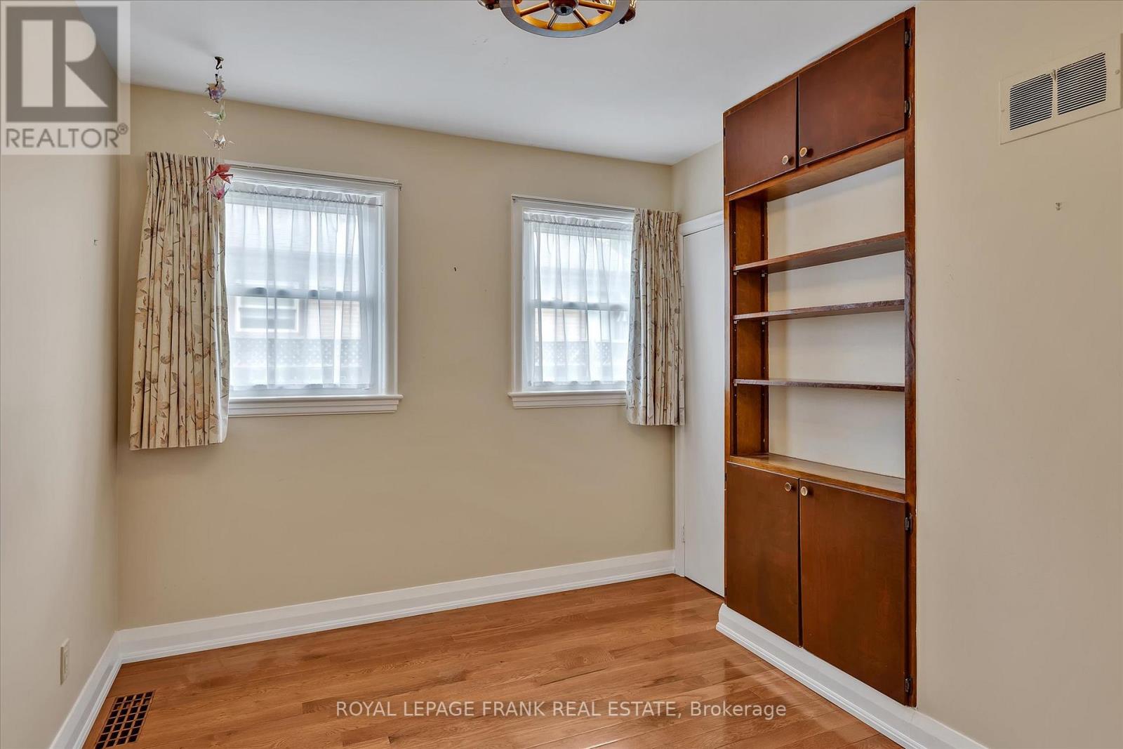 812 Schneider Place, Peterborough North (South), Ontario  K9H 5S5 - Photo 14 - X12270127
