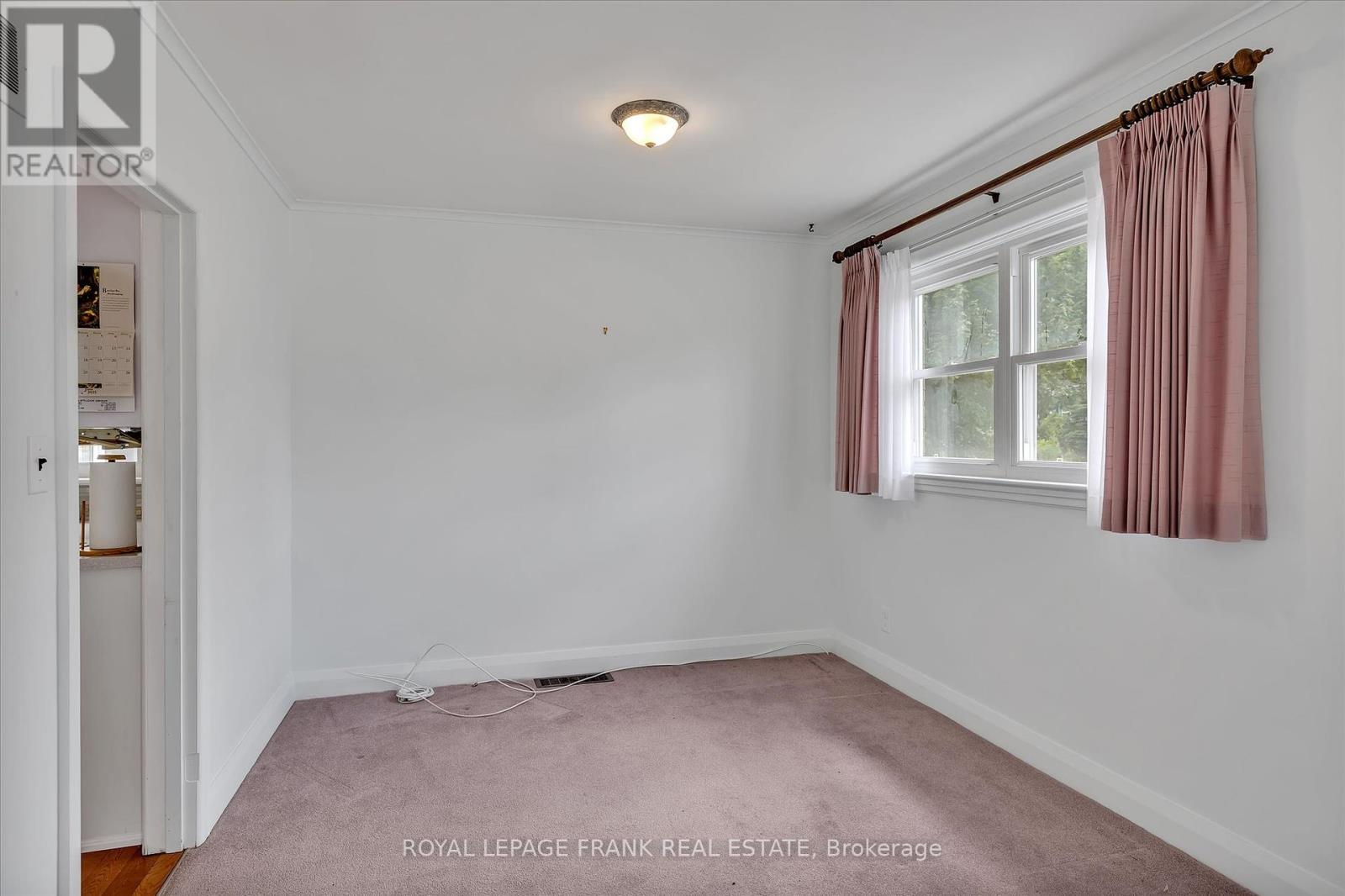 812 Schneider Place, Peterborough North (South), Ontario  K9H 5S5 - Photo 15 - X12270127