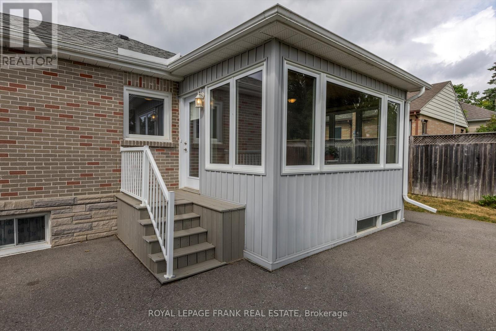 812 Schneider Place, Peterborough North (South), Ontario  K9H 5S5 - Photo 18 - X12270127