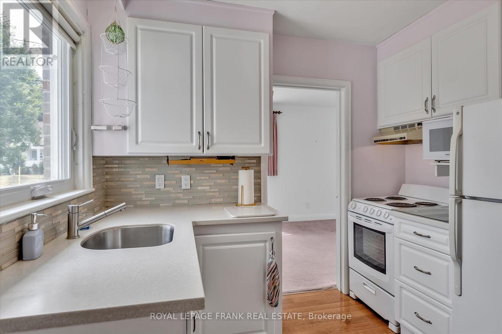 812 Schneider Place, Peterborough North (South), Ontario  K9H 5S5 - Photo 7 - X12270127
