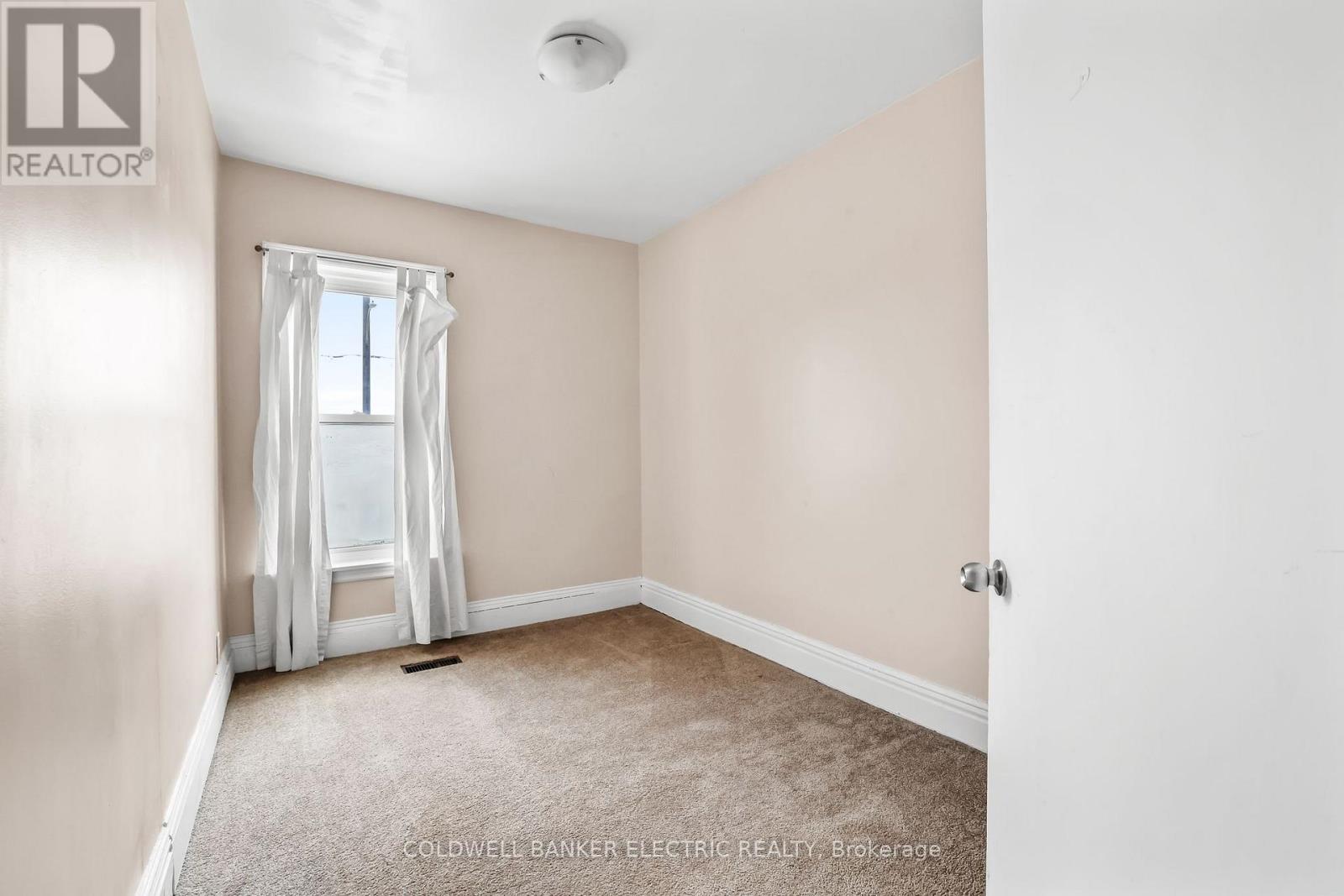 145 Stewart Street, Peterborough Central (South), Ontario  K9J 3M3 - Photo 20 - X12270219