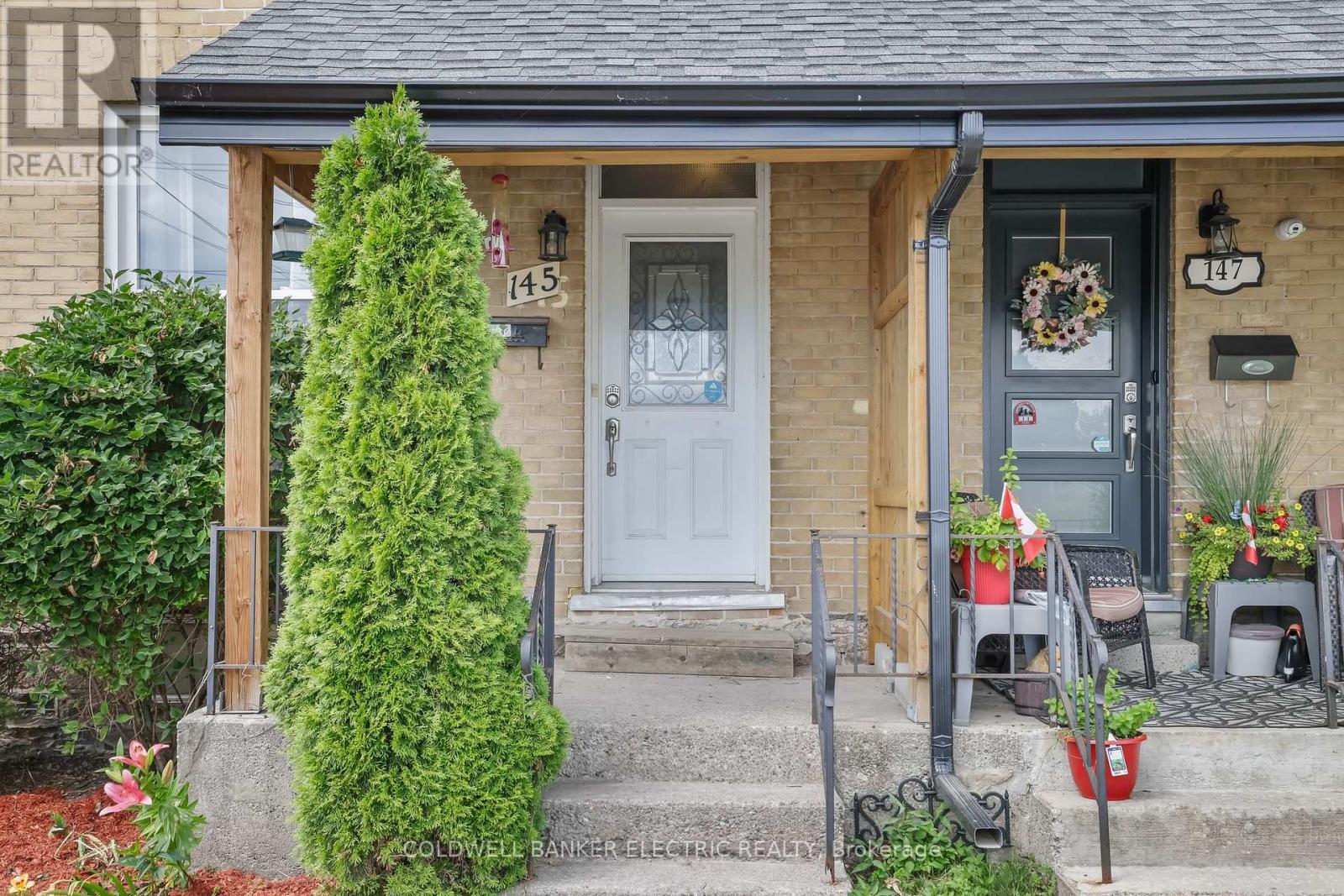 145 Stewart Street, Peterborough Central (South), Ontario  K9J 3M3 - Photo 3 - X12270219