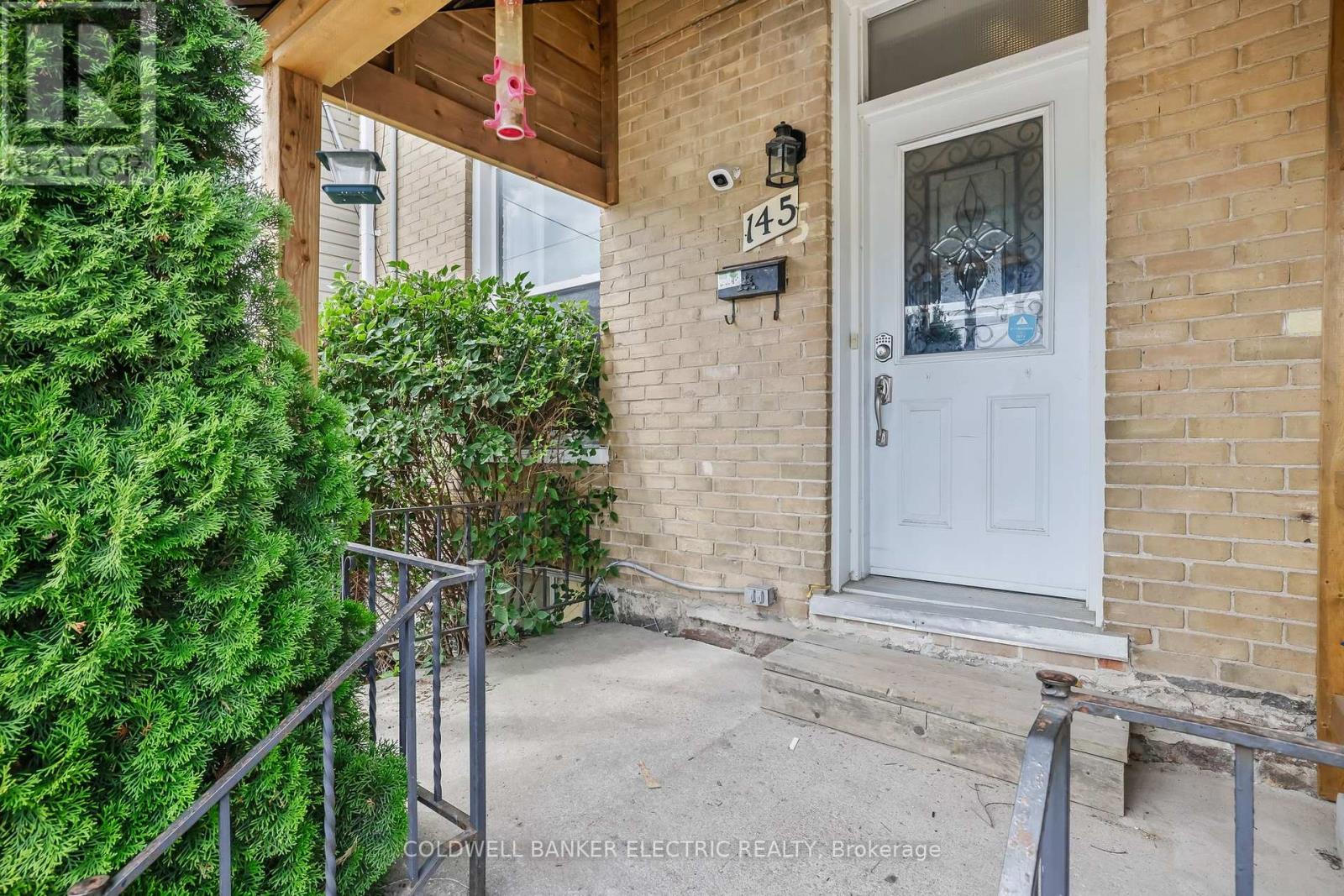 145 Stewart Street, Peterborough Central (South), Ontario  K9J 3M3 - Photo 4 - X12270219