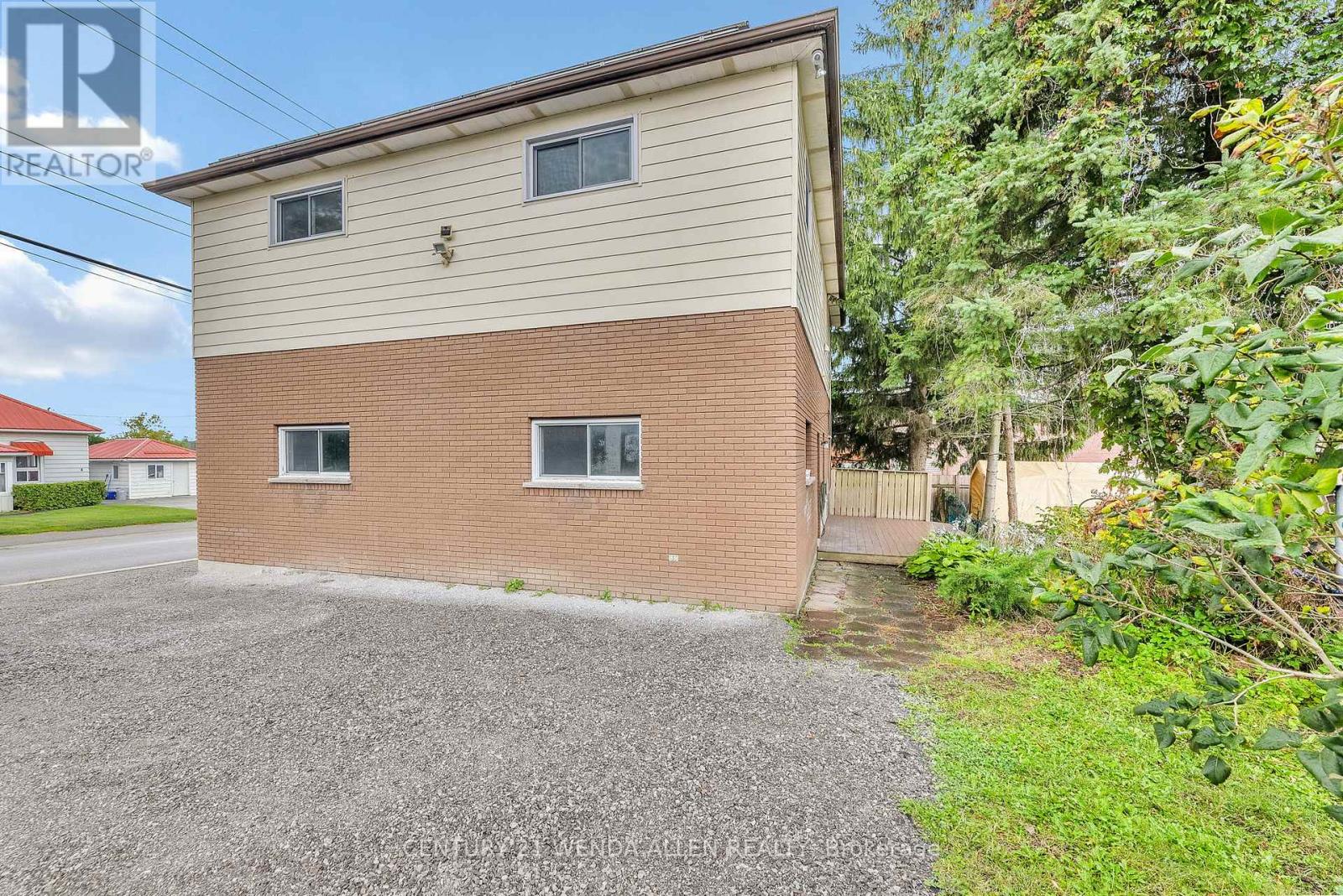 11 Mary Street East Street E, Kawartha Lakes (Omemee), Ontario  K0L 2W0 - Photo 3 - X12270073