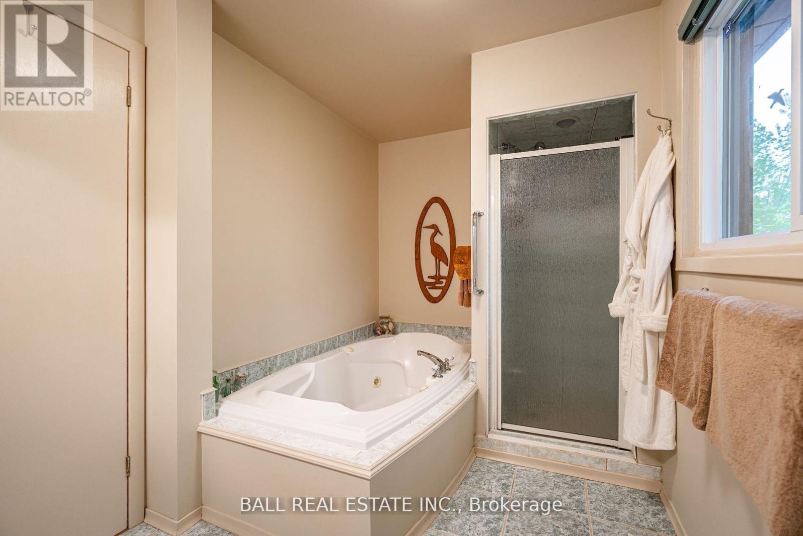 72 Hill Drive, Trent Lakes, Ontario  K0L 1J0 - Photo 14 - X12270982