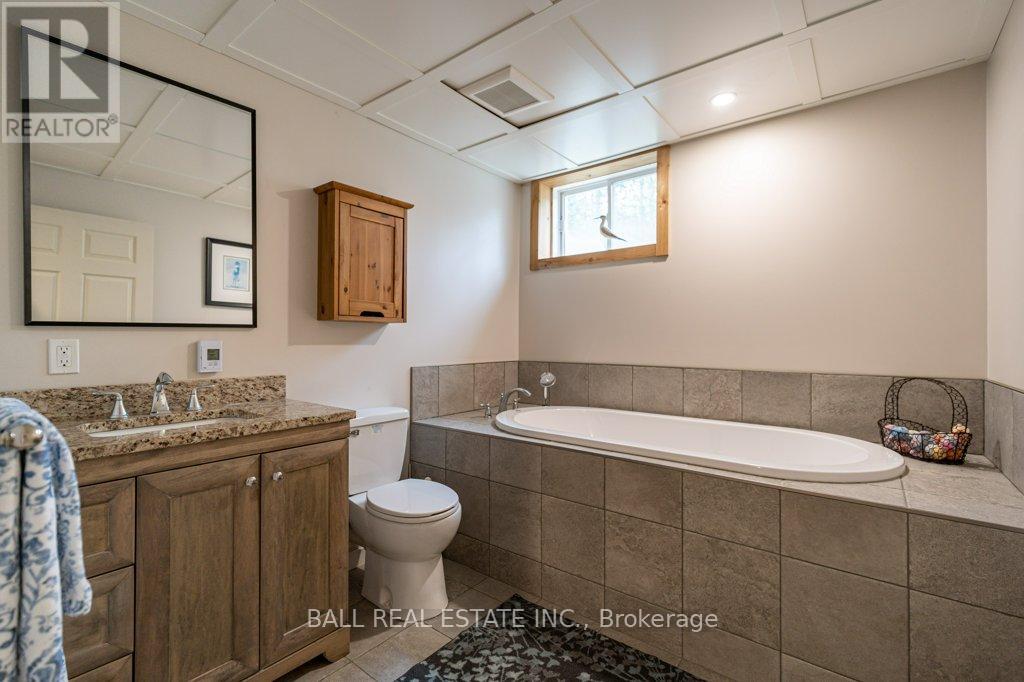 1726 South Bay Shore Road W, Douro-Dummer, Ontario  K0L 2H0 - Photo 33 - X12271078