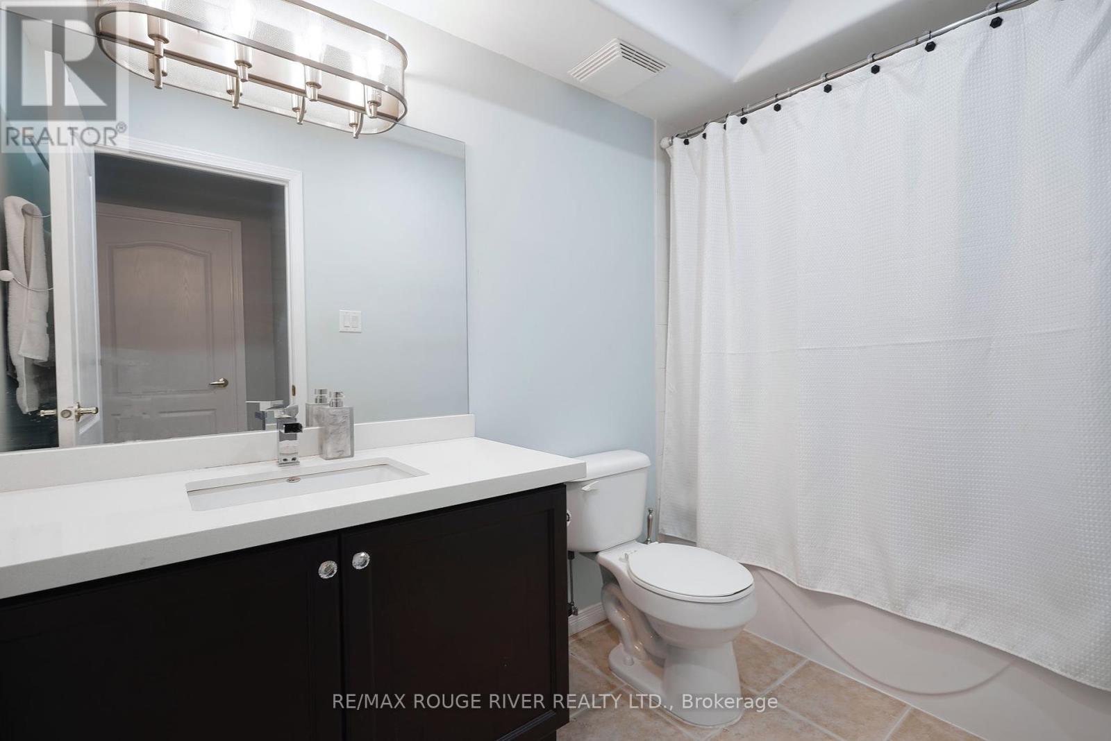303 - 300 Spillsbury Drive, Peterborough West (South), Ontario  K9K 0B4 - Photo 17 - X12271227