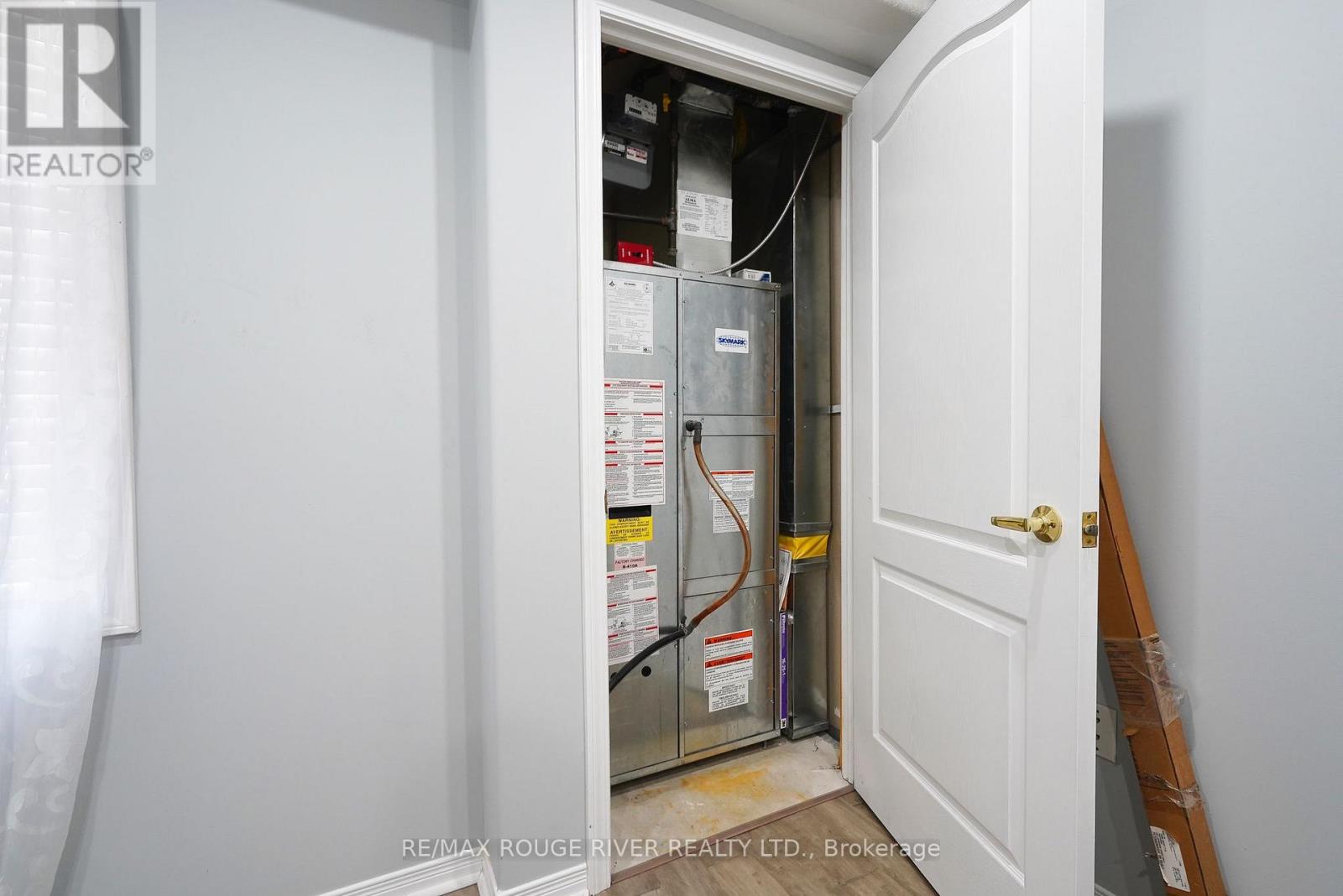 303 - 300 Spillsbury Drive, Peterborough West (South), Ontario  K9K 0B4 - Photo 20 - X12271227