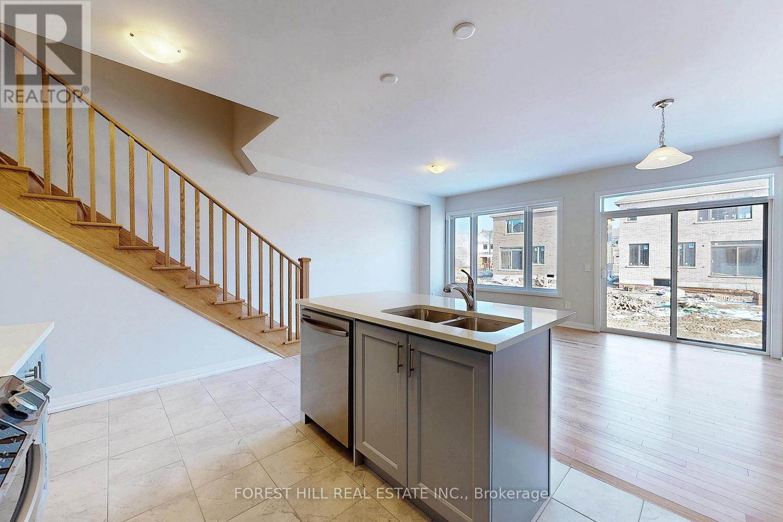 97 Corley Street, Kawartha Lakes (Lindsay), Ontario  K9V 6C2 - Photo 13 - X12271607