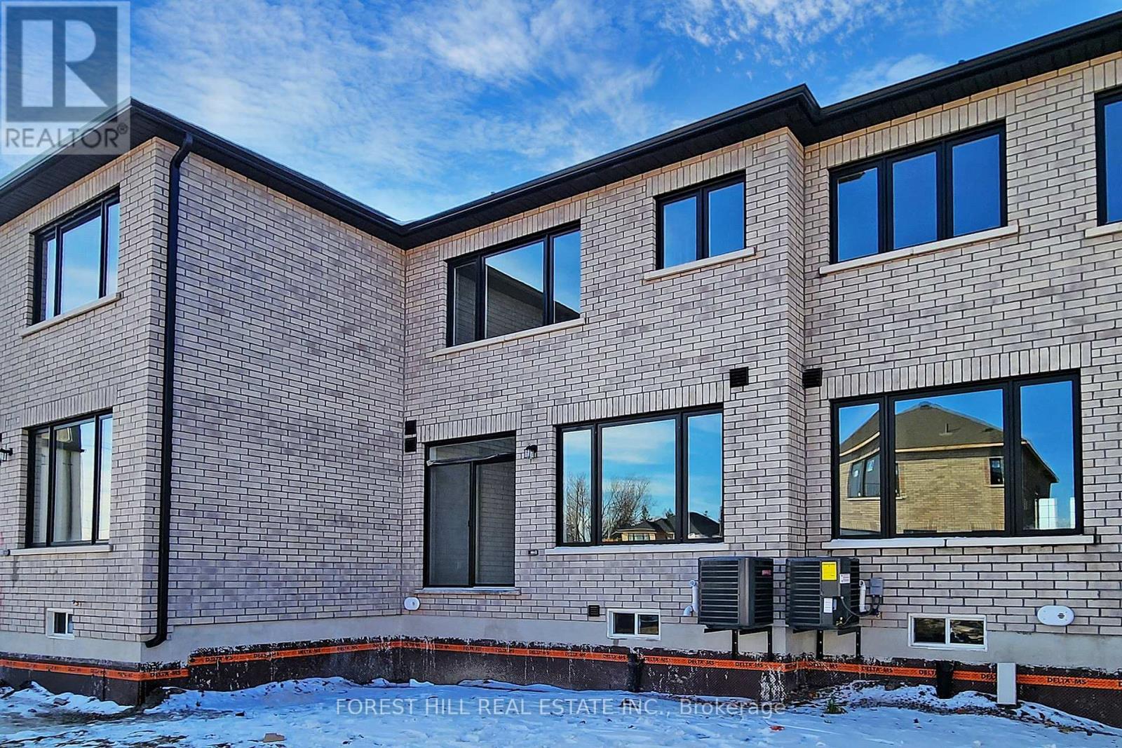 97 Corley Street, Kawartha Lakes (Lindsay), Ontario  K9V 6C2 - Photo 40 - X12271607