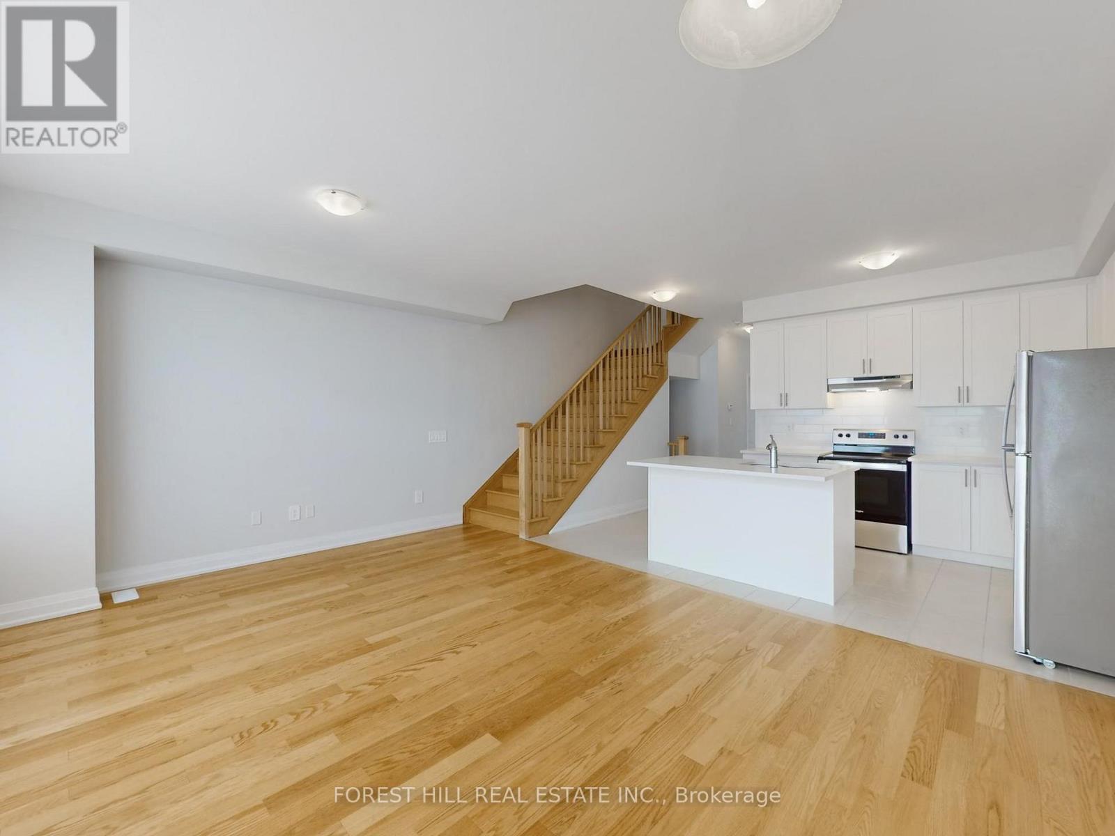 111 Corley Street, Kawartha Lakes (Lindsay), Ontario  K9V 6C2 - Photo 8 - X12271618