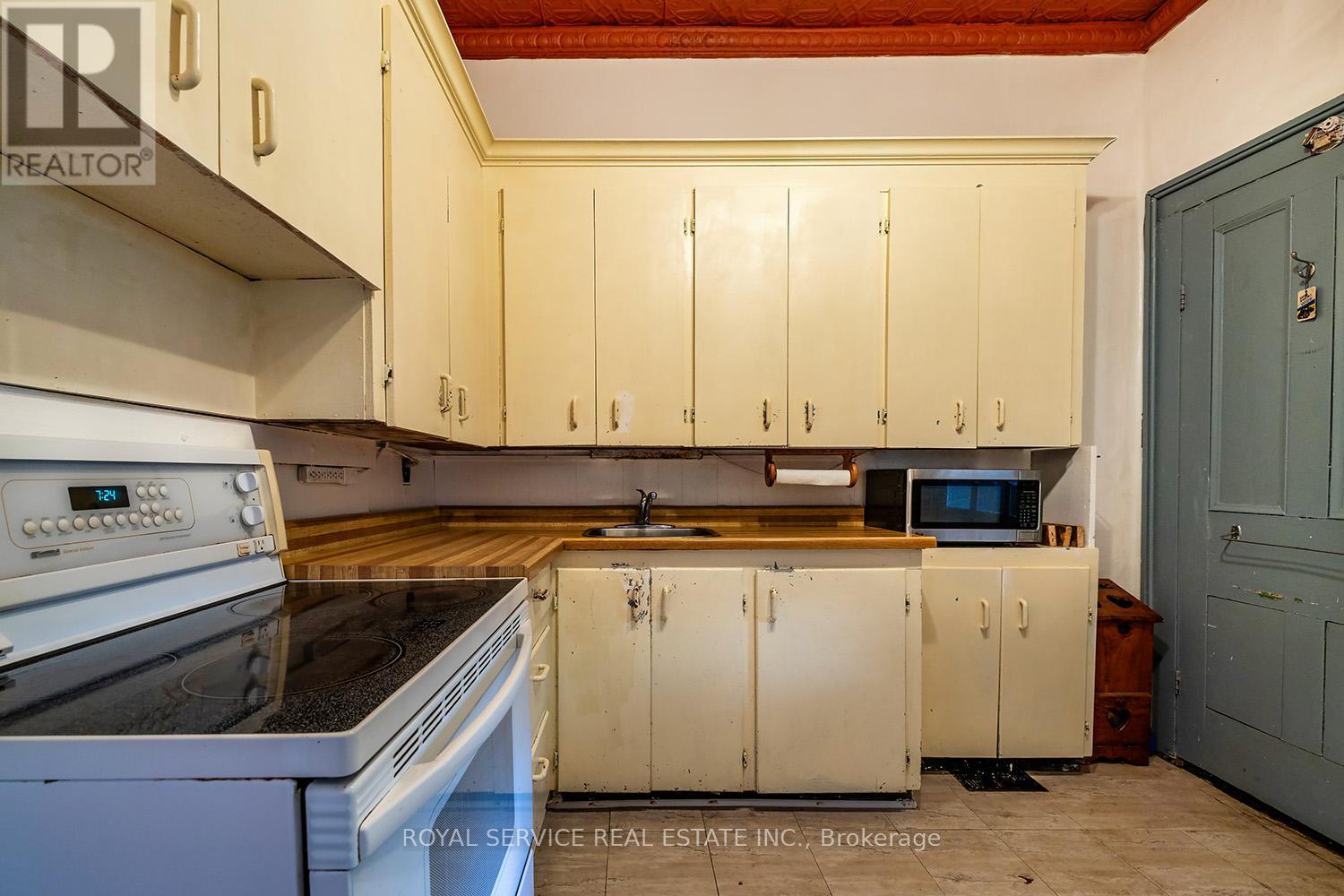 129 North Street, Clarington (Newcastle), Ontario  L1B 1H9 - Photo 9 - E12273789