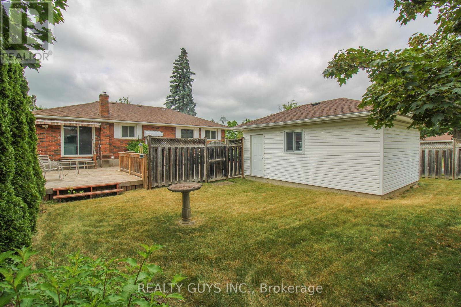 1066 Glebemount Crescent, Peterborough North (Central), Ontario  K9H 6M3 - Photo 18 - X12273692
