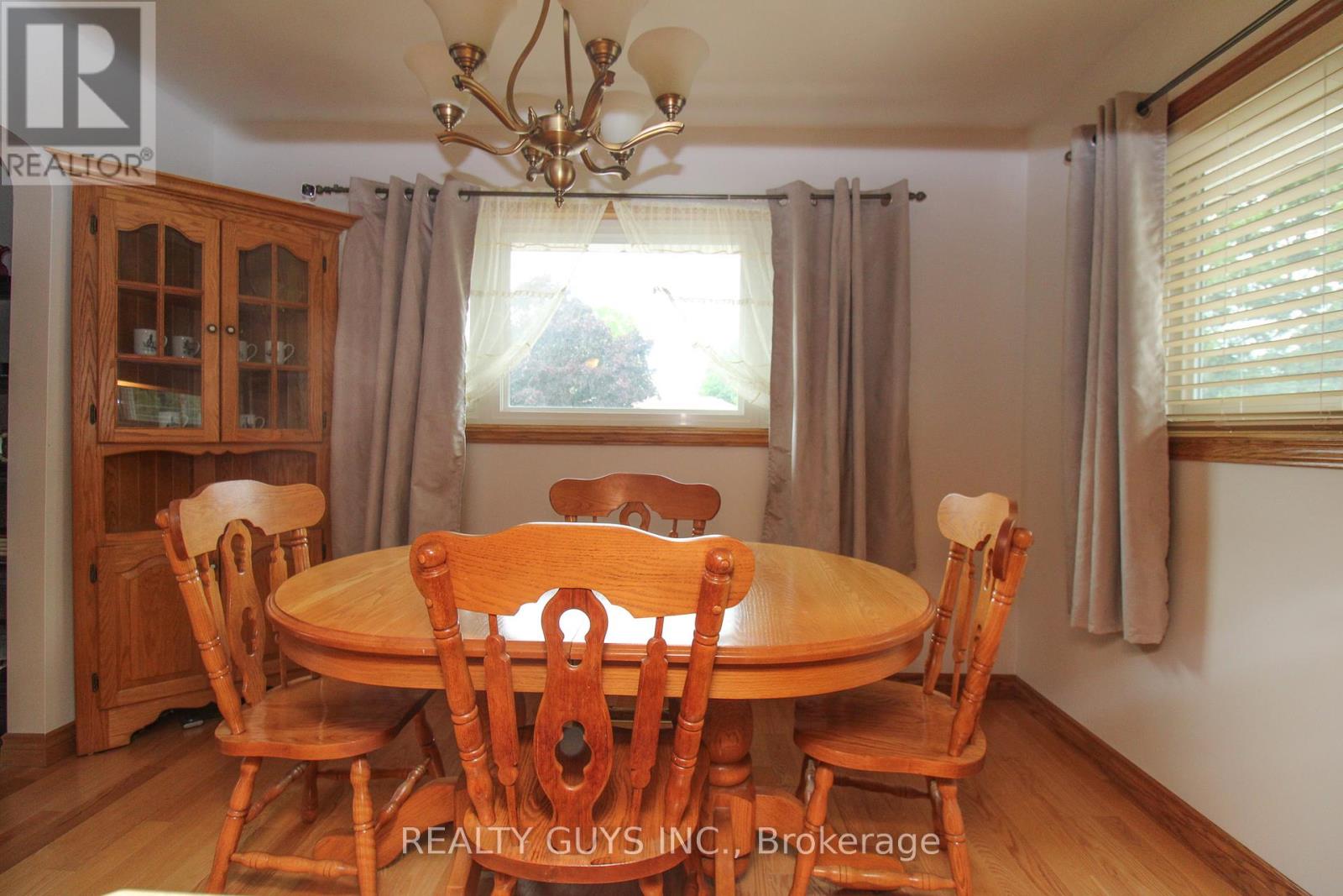 1066 Glebemount Crescent, Peterborough North (Central), Ontario  K9H 6M3 - Photo 26 - X12273692
