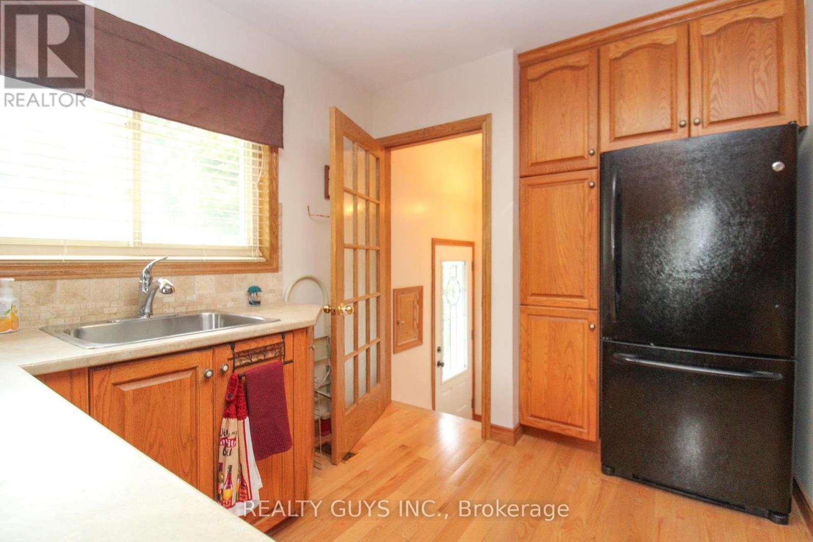 1066 Glebemount Crescent, Peterborough North (Central), Ontario  K9H 6M3 - Photo 28 - X12273692