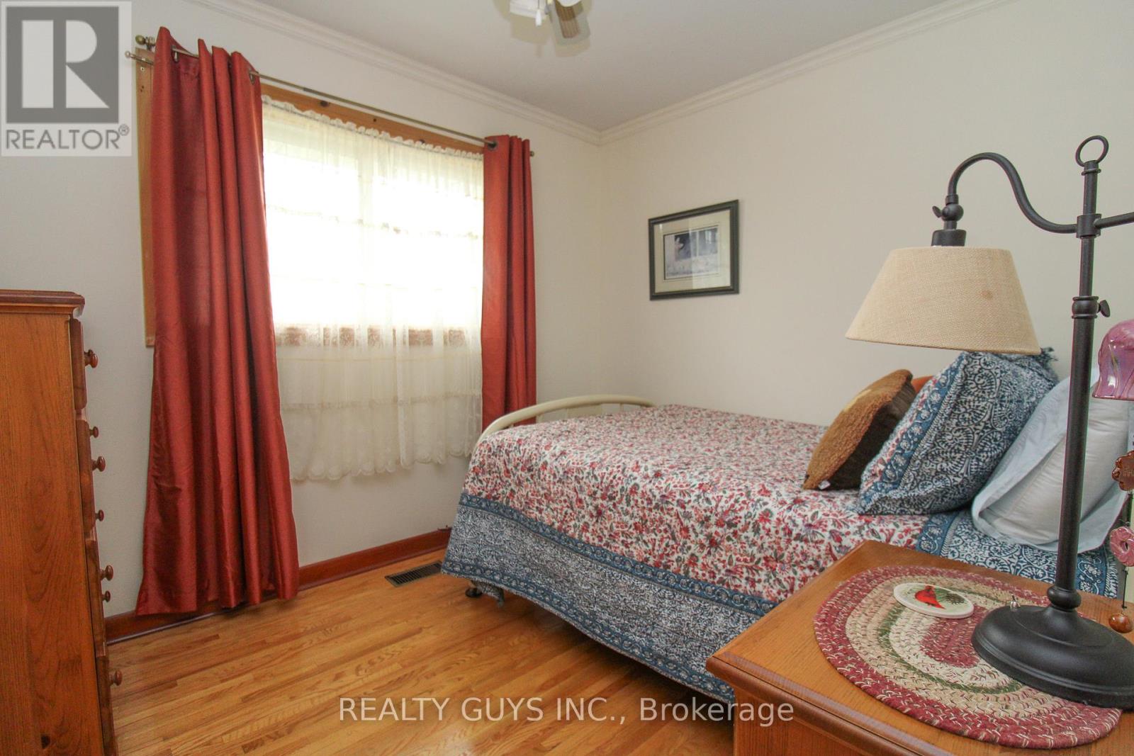 1066 Glebemount Crescent, Peterborough North (Central), Ontario  K9H 6M3 - Photo 30 - X12273692