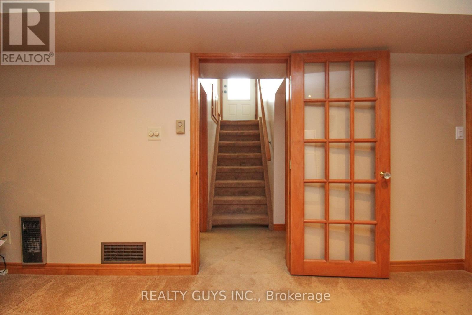 1066 Glebemount Crescent, Peterborough North (Central), Ontario  K9H 6M3 - Photo 34 - X12273692