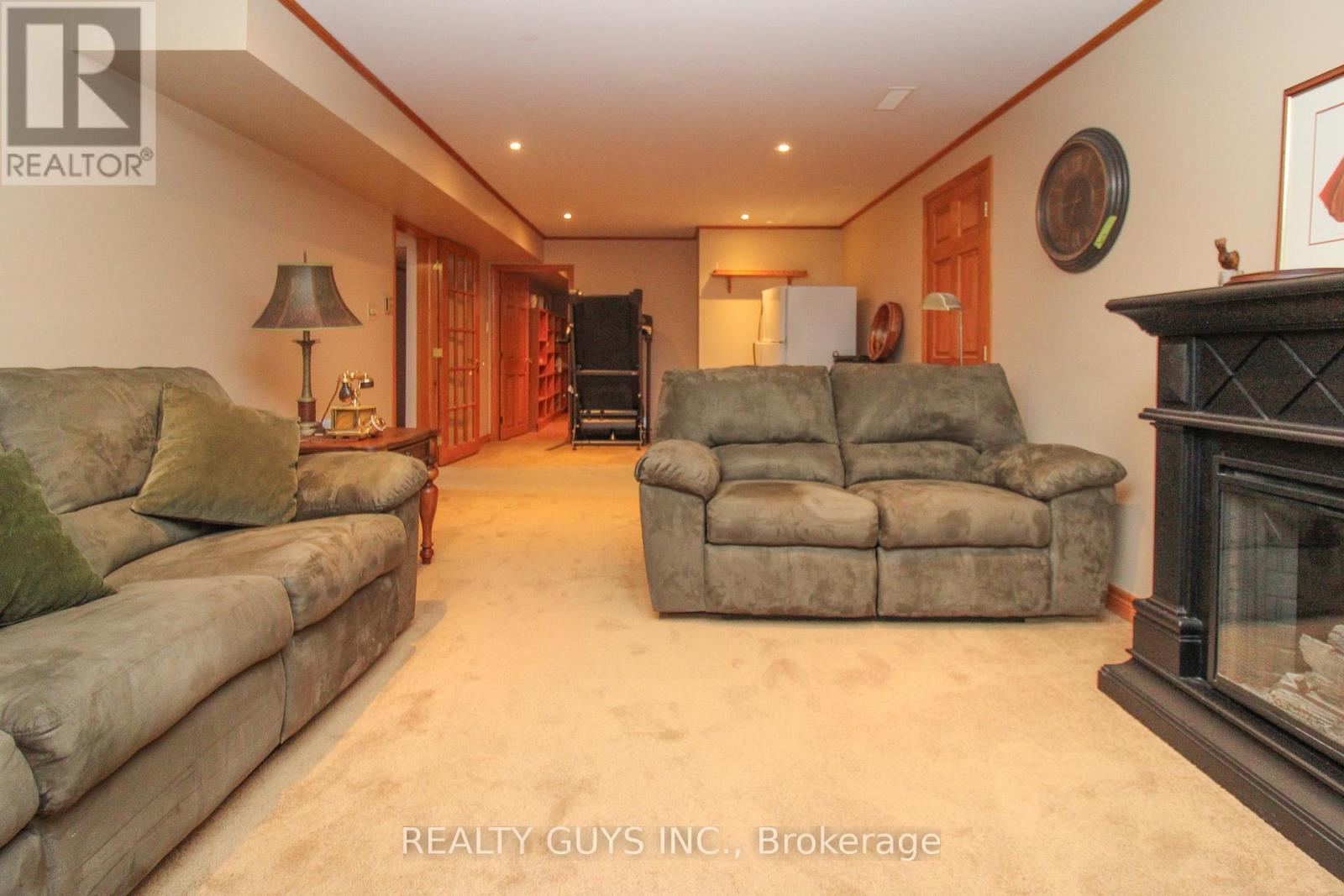 1066 Glebemount Crescent, Peterborough North (Central), Ontario  K9H 6M3 - Photo 37 - X12273692