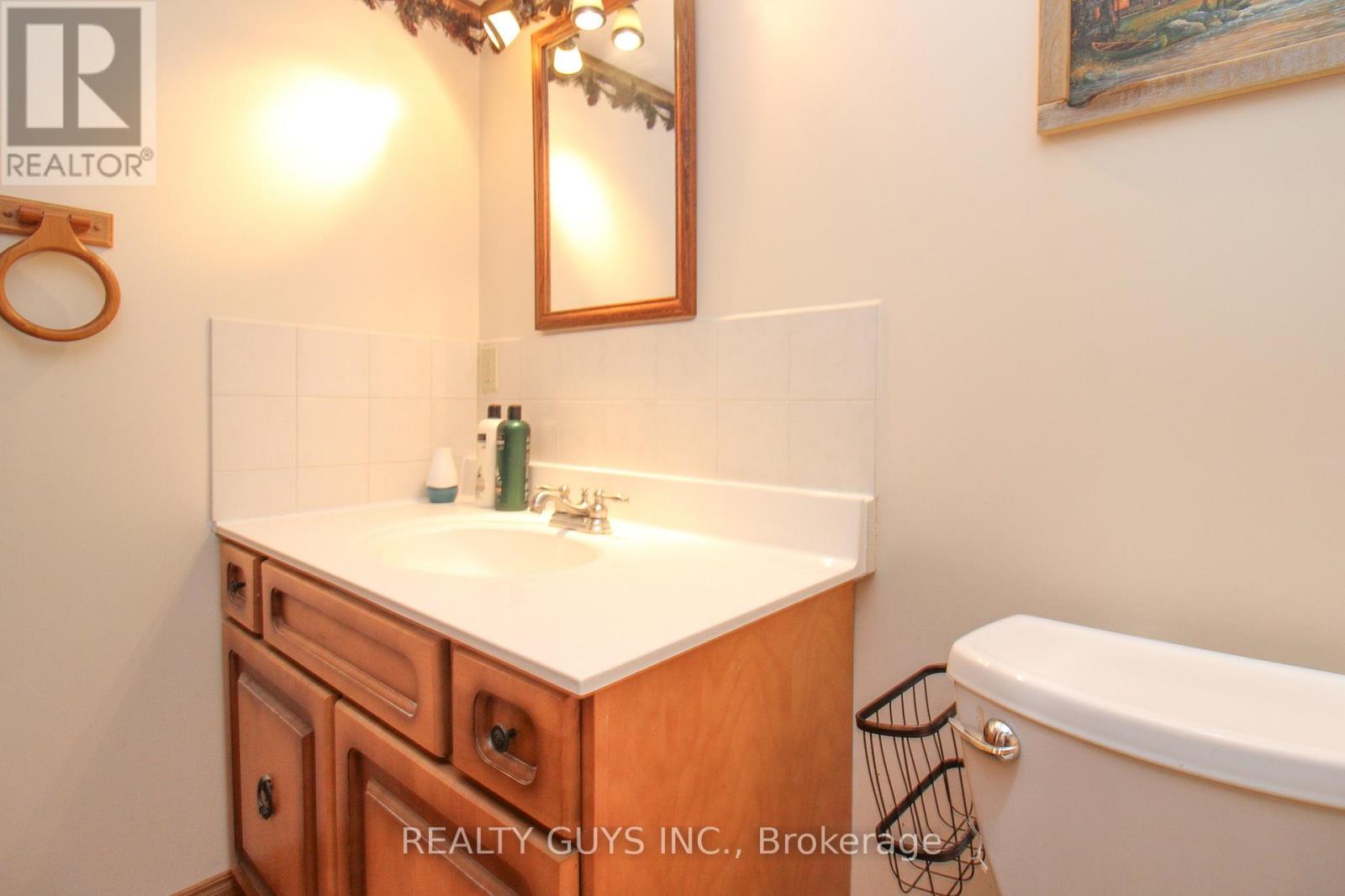 1066 Glebemount Crescent, Peterborough North (Central), Ontario  K9H 6M3 - Photo 41 - X12273692