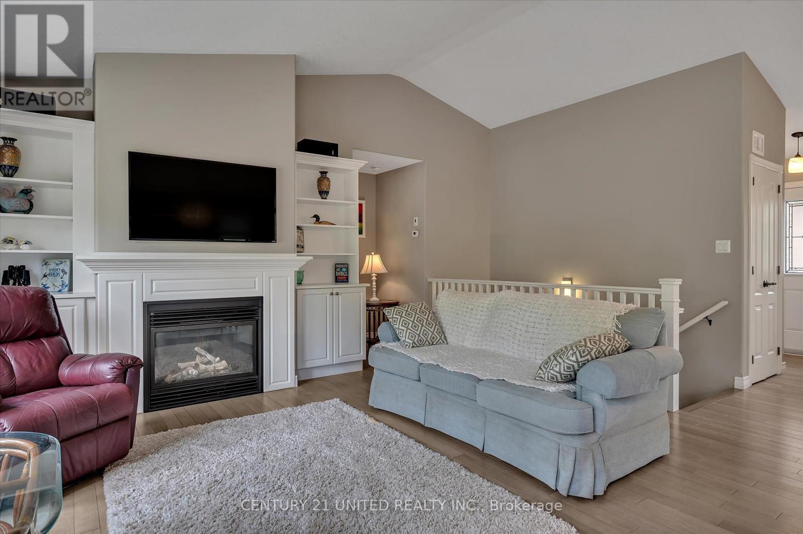 194 - 301 Carnegie Avenue, Peterborough North (University Heights), Ontario  K9L 0G1 - Photo 17 - X12273806
