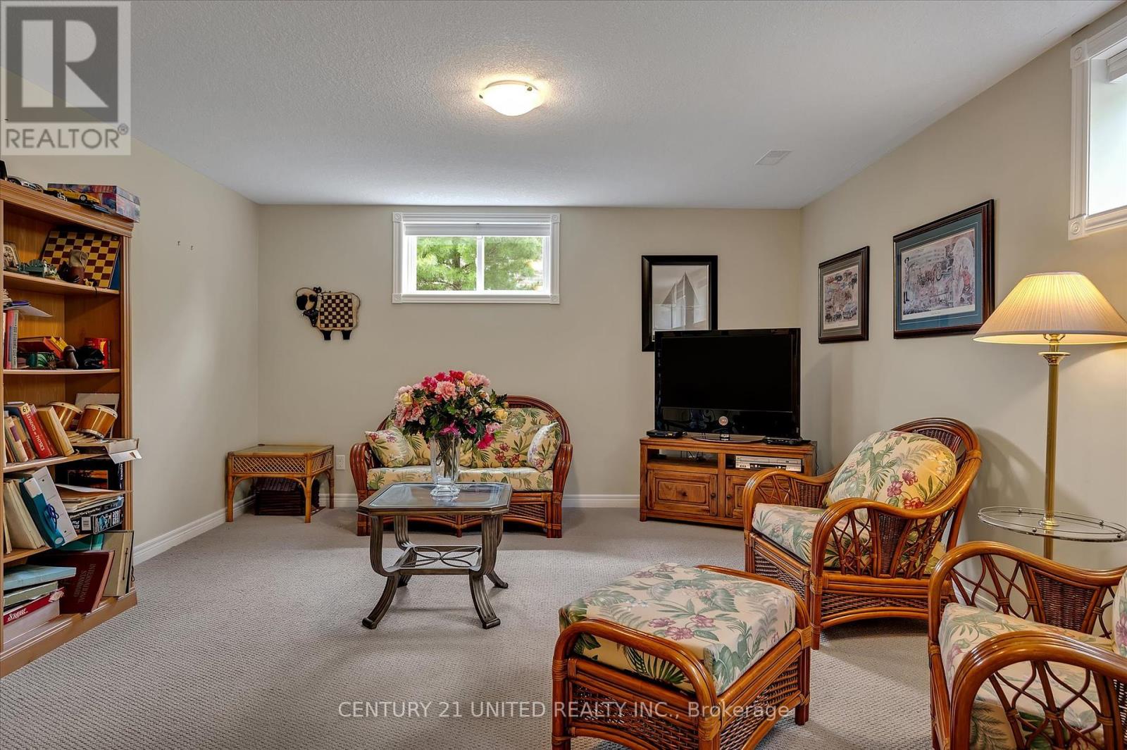 194 - 301 Carnegie Avenue, Peterborough North (University Heights), Ontario  K9L 0G1 - Photo 30 - X12273806