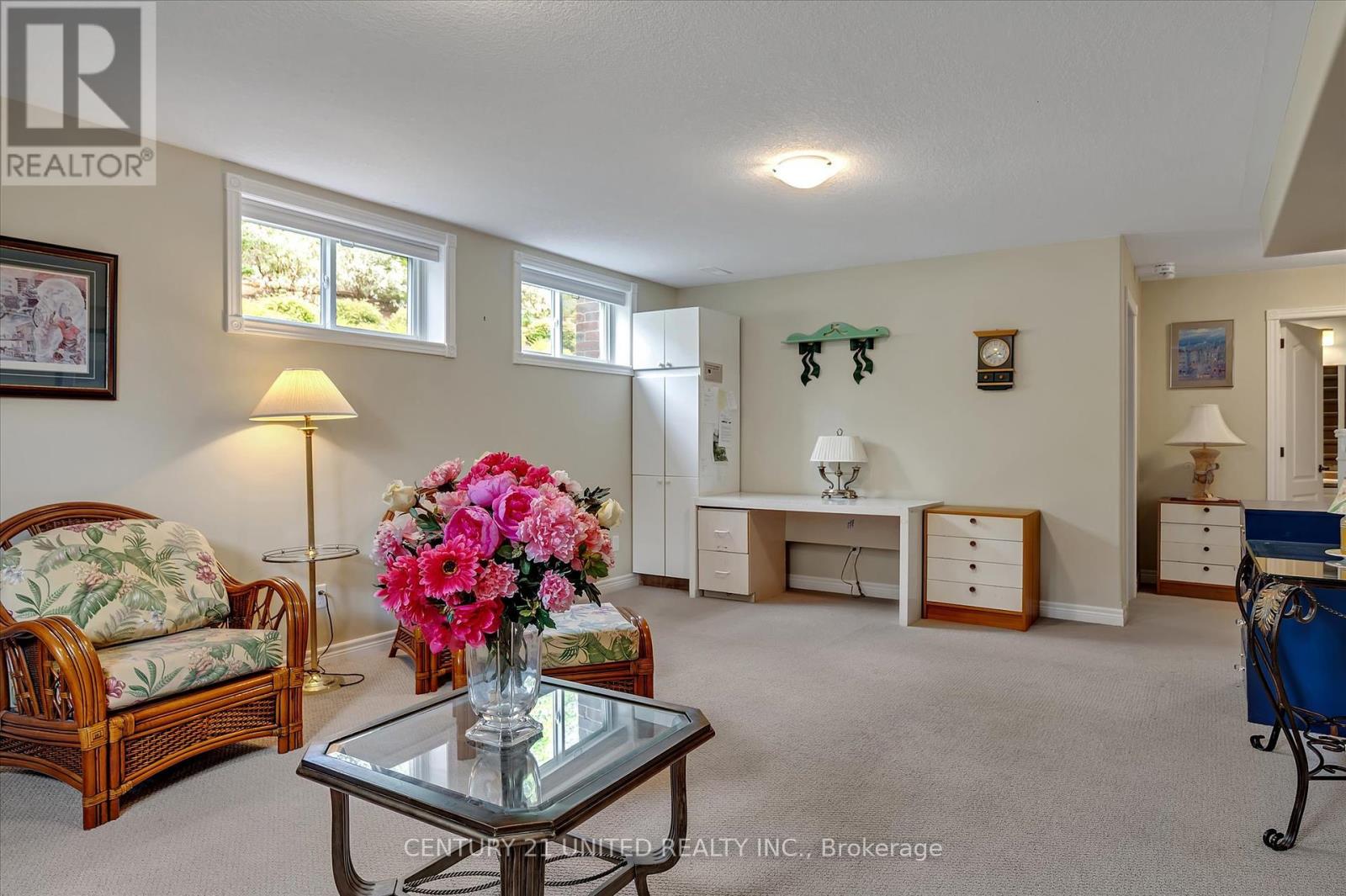 194 - 301 Carnegie Avenue, Peterborough North (University Heights), Ontario  K9L 0G1 - Photo 33 - X12273806