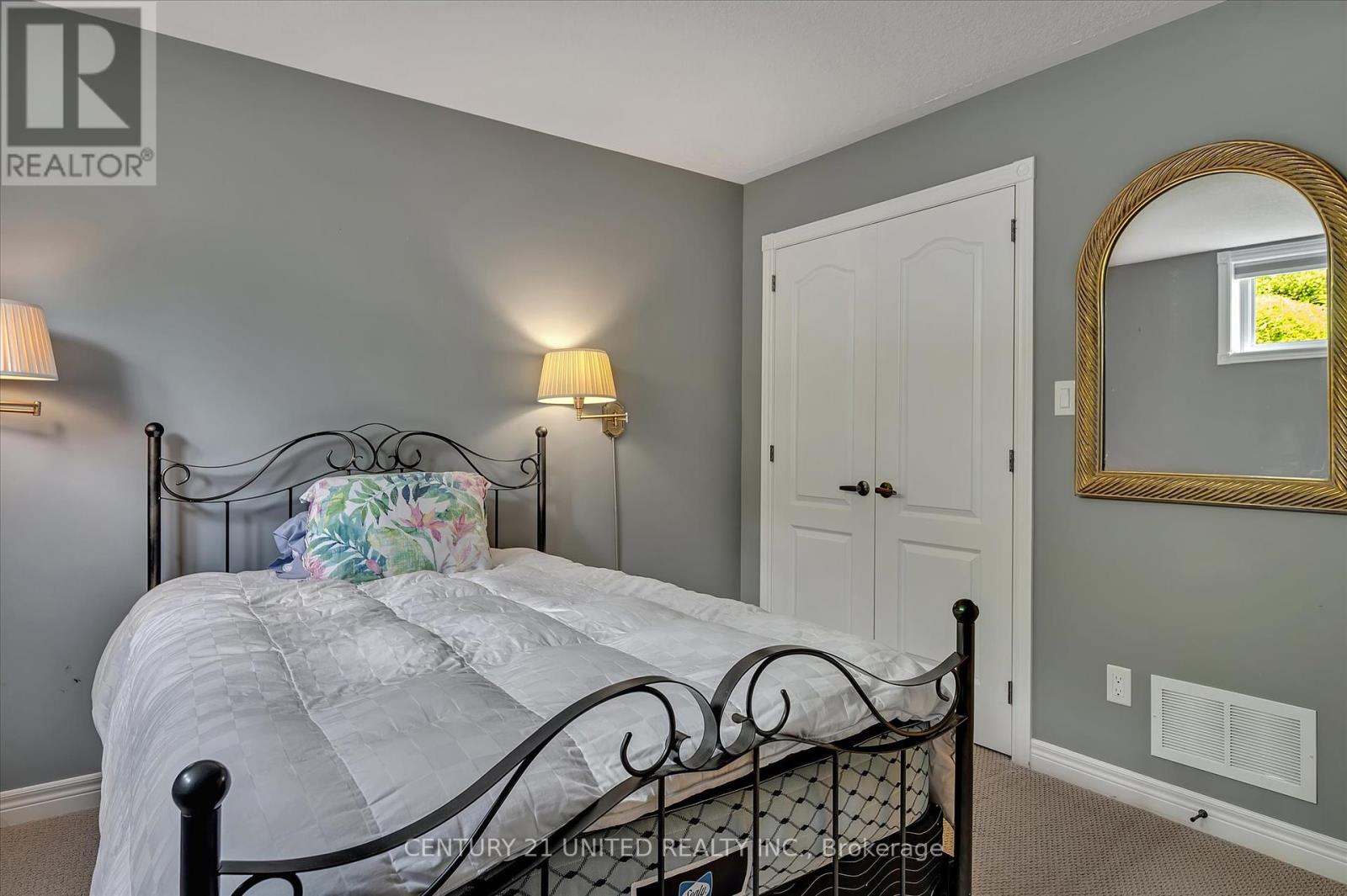 194 - 301 Carnegie Avenue, Peterborough North (University Heights), Ontario  K9L 0G1 - Photo 35 - X12273806