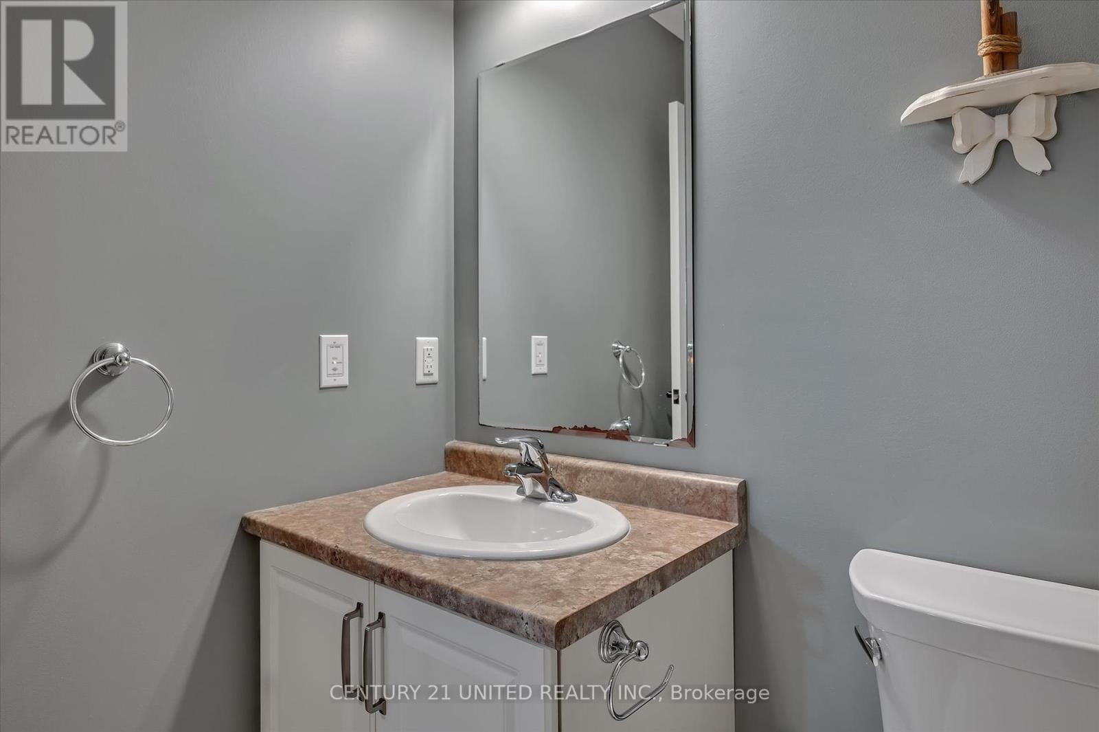 194 - 301 Carnegie Avenue, Peterborough North (University Heights), Ontario  K9L 0G1 - Photo 37 - X12273806