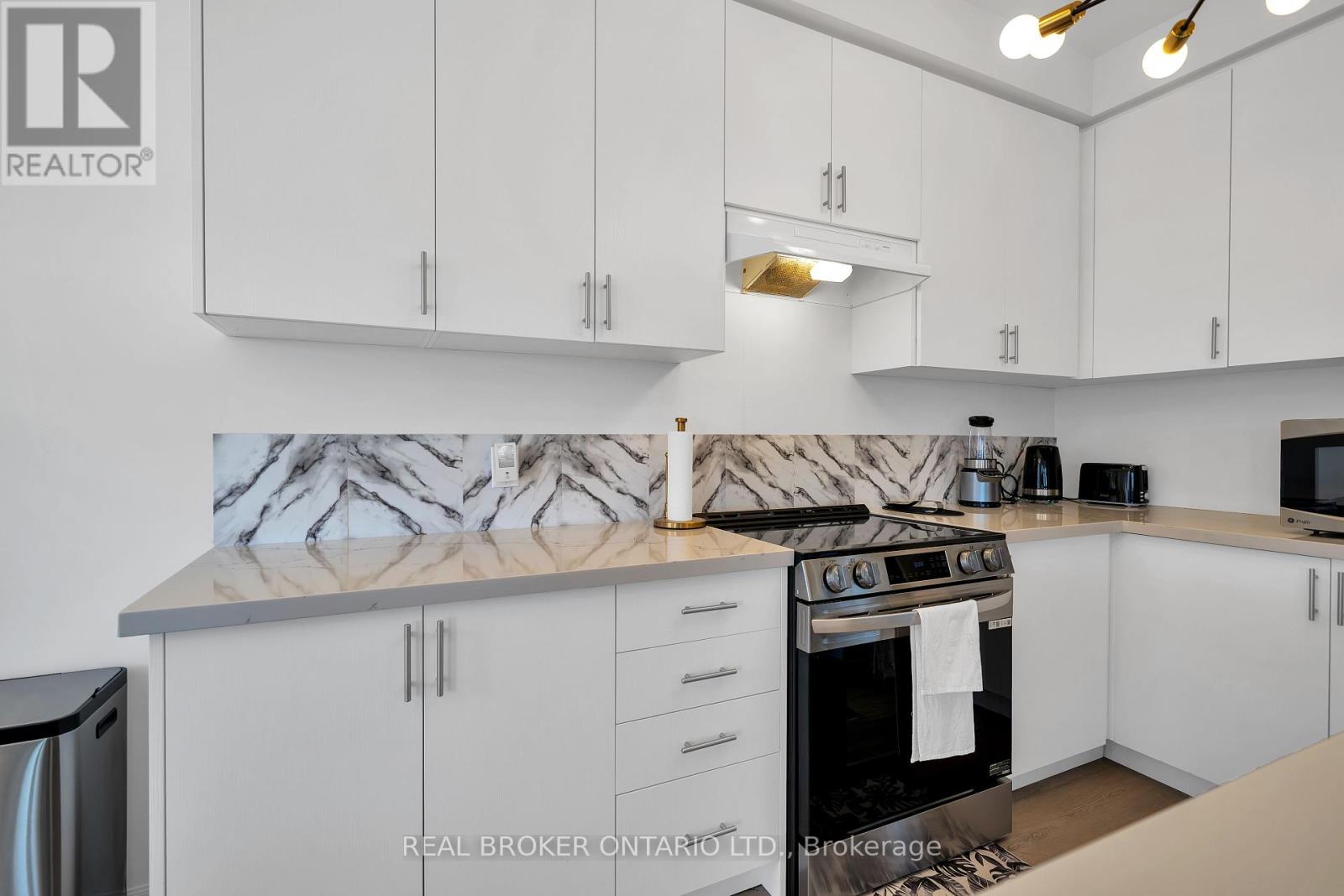 171 Flood Avenue, Clarington (Newcastle), Ontario  L1B 0W5 - Photo 6 - E12273822
