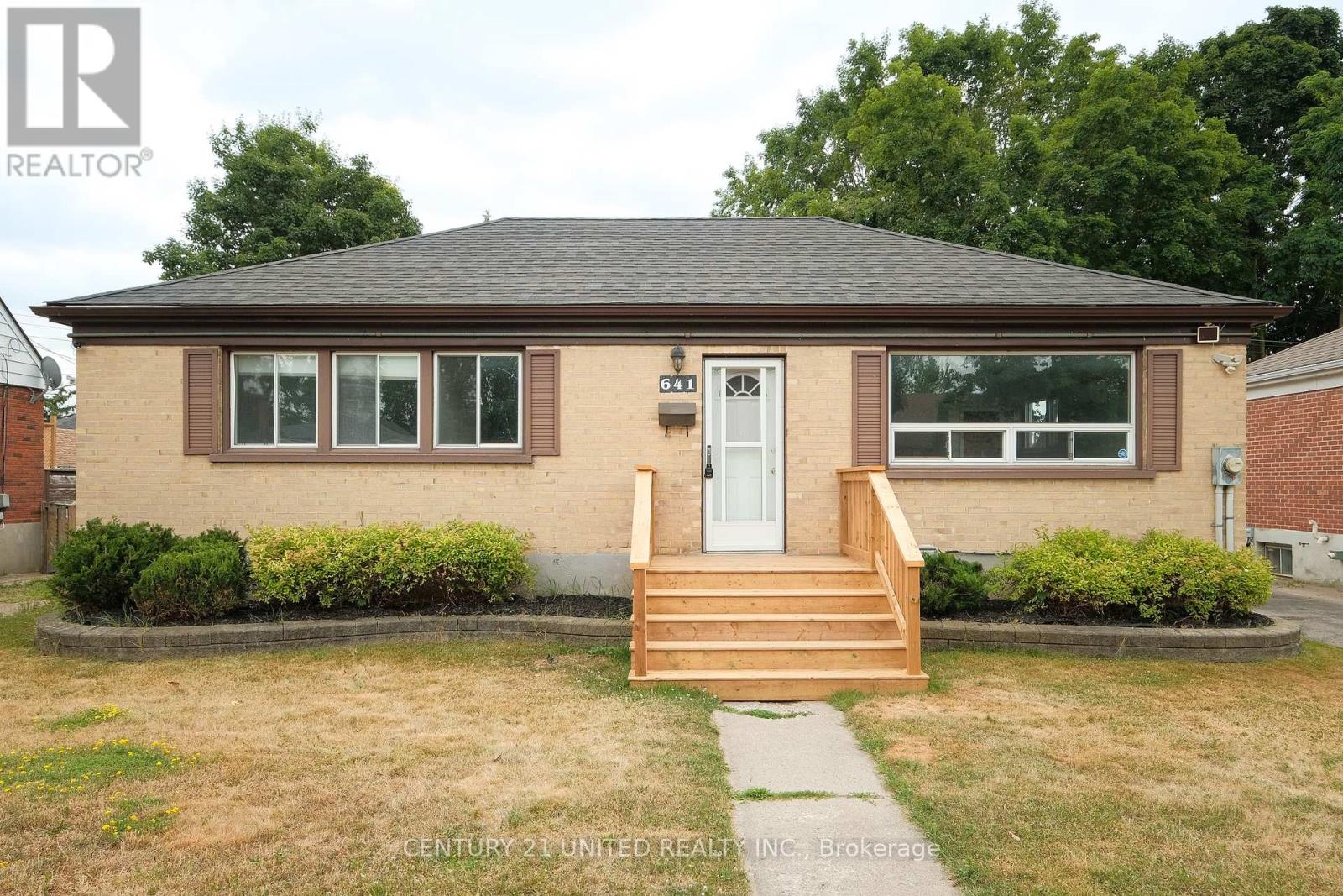 641 BELLAIRE STREET, peterborough south (west), Ontario
