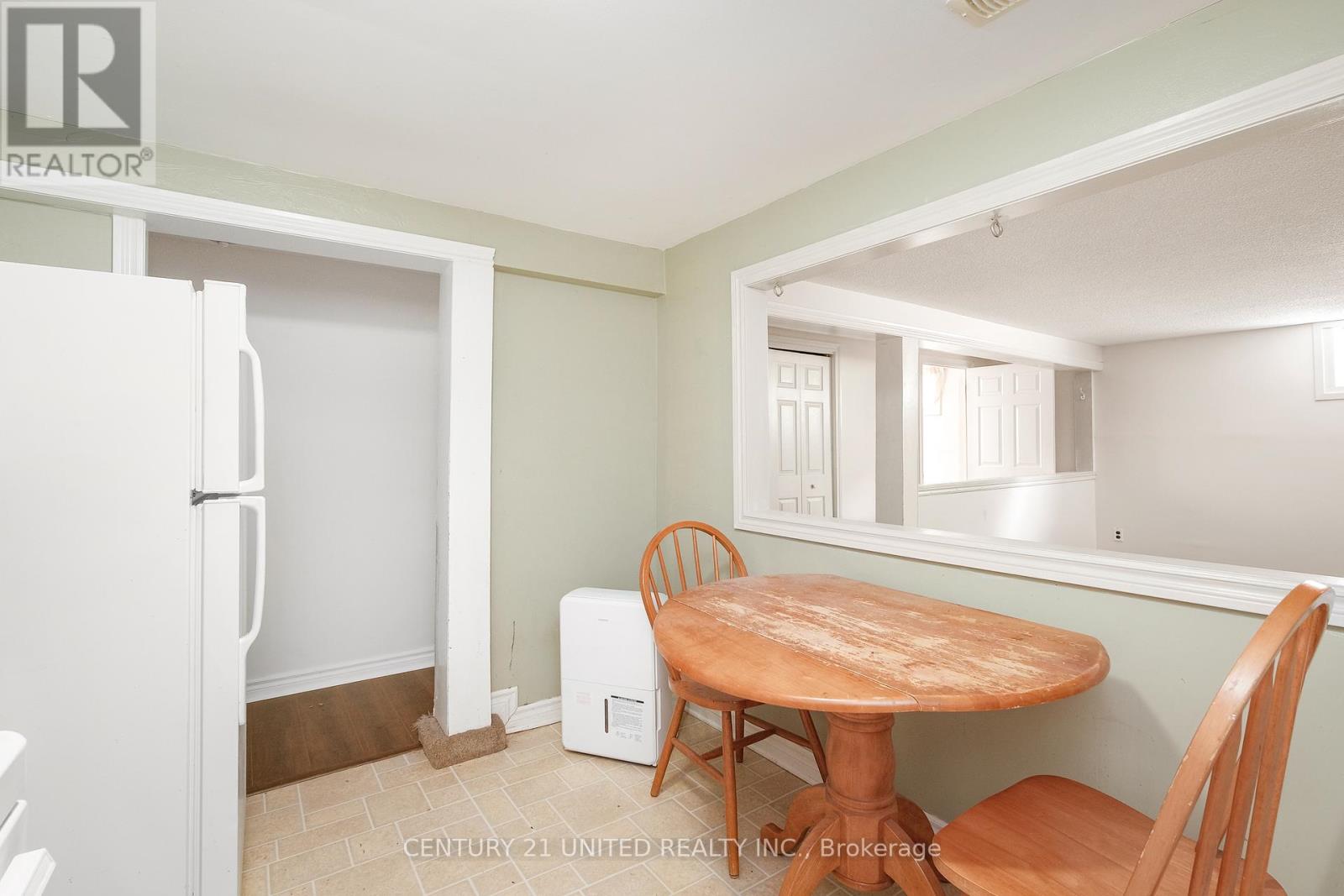 641 Bellaire Street, Peterborough South (West), Ontario  K9J 3Y5 - Photo 23 - X12274131