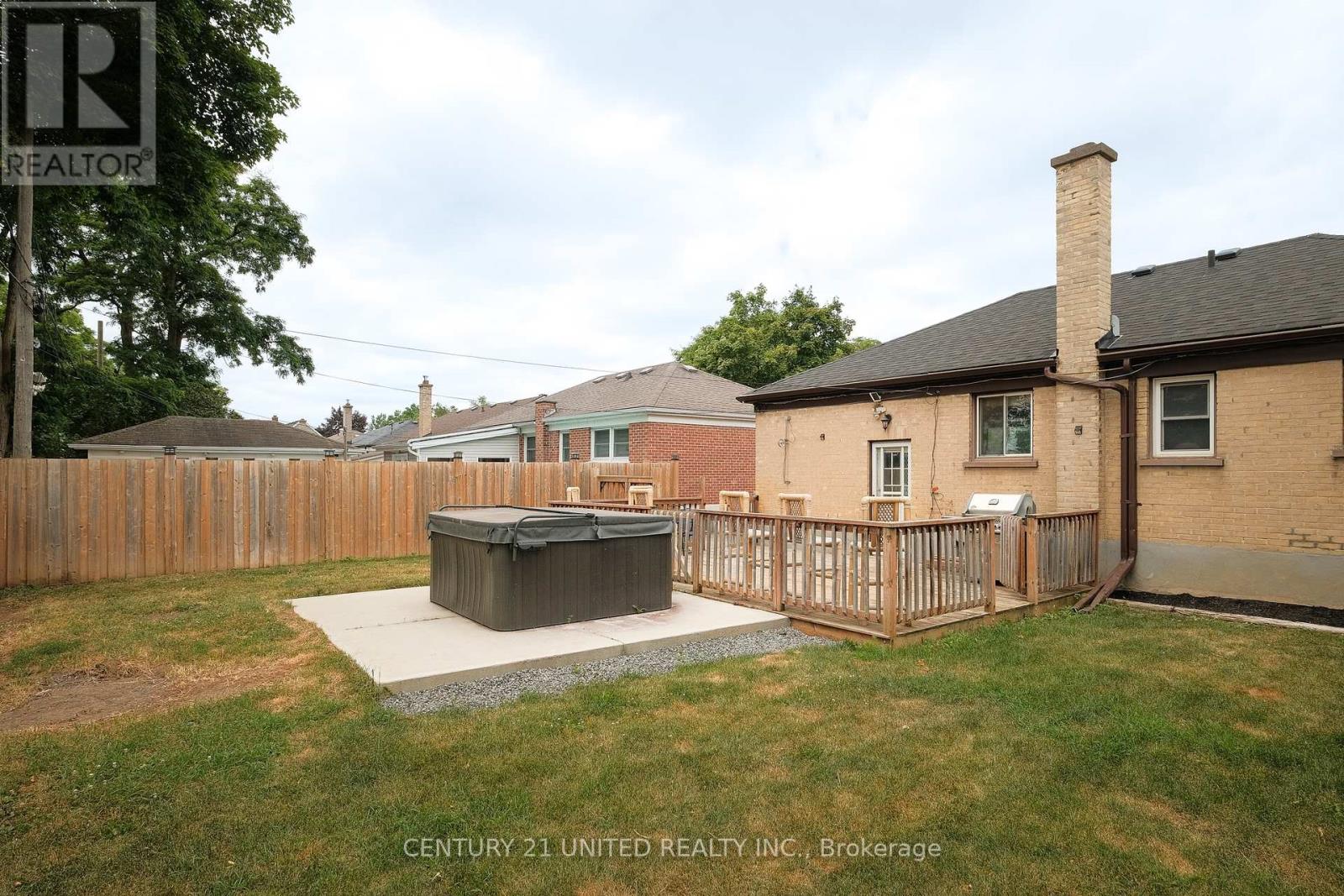 641 Bellaire Street, Peterborough South (West), Ontario  K9J 3Y5 - Photo 35 - X12274131