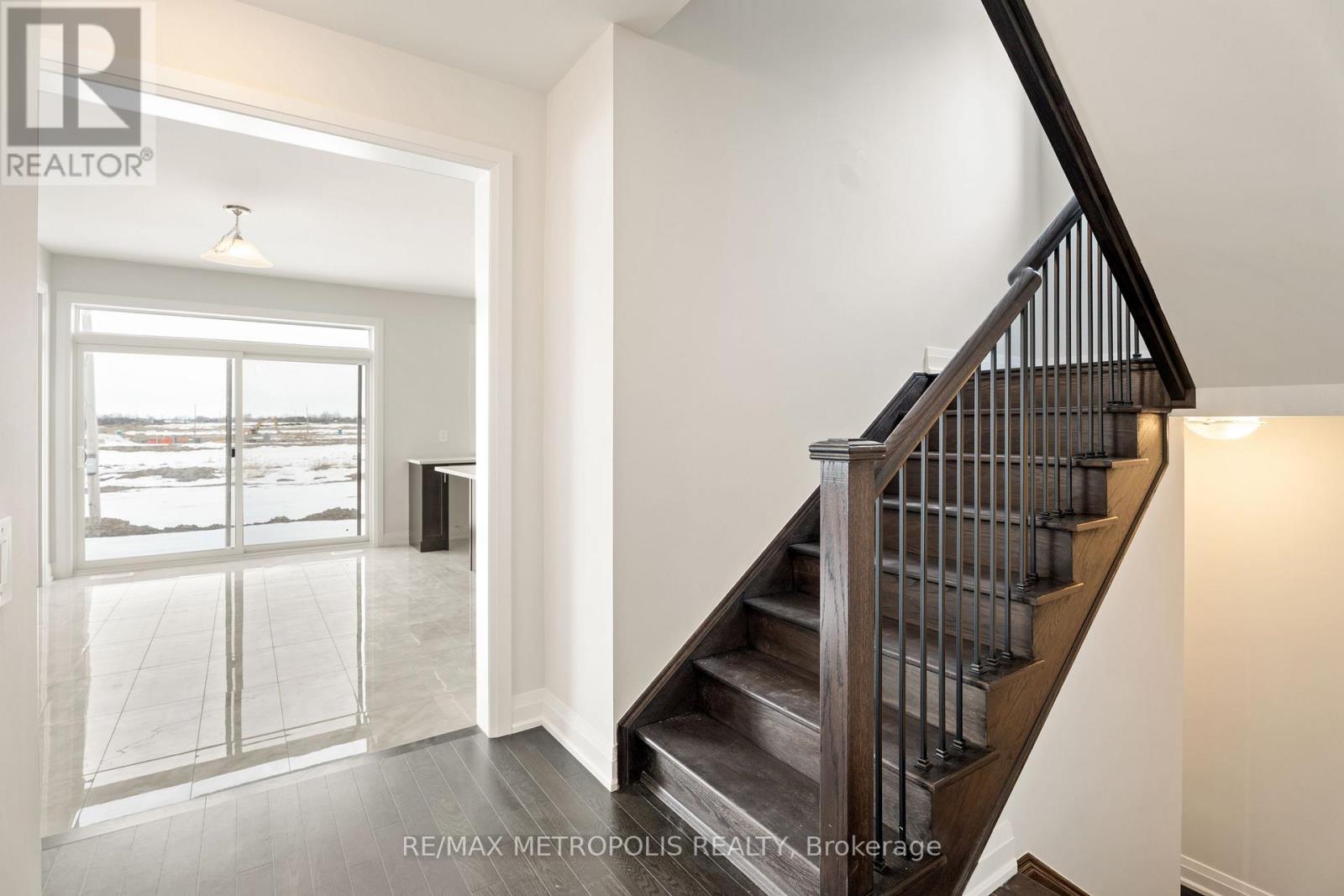 110 Butler Boulevard, Kawartha Lakes (Lindsay), Ontario  K9V 6A9 - Photo 15 - X12274356