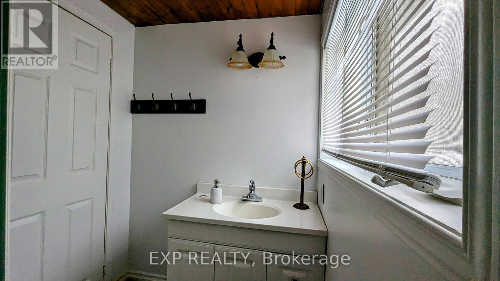556 North Shore Drive W, Otonabee-South Monaghan, Ontario  K0L 1B0 - Photo 21 - X12275124
