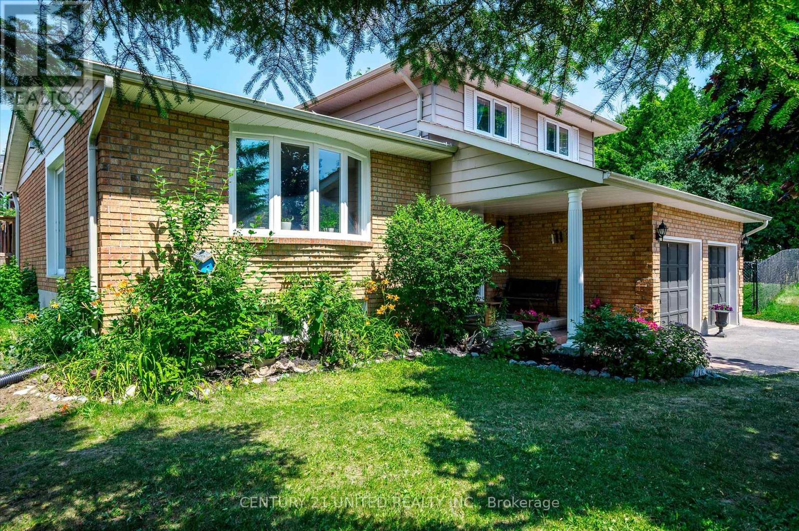 476 Franklin Drive, Selwyn, Ontario  K9J 6X4 - Photo 4 - X12275336