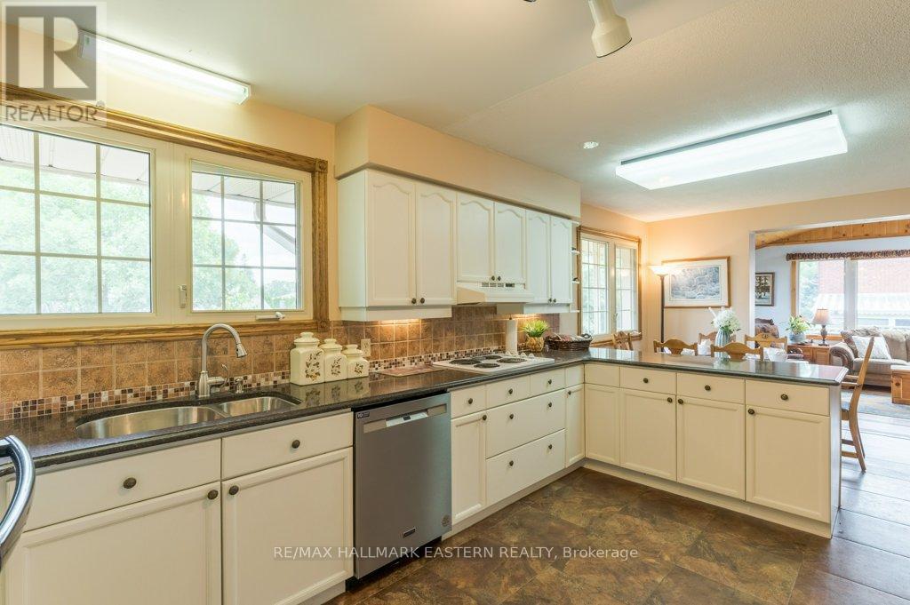 823 Wedgewood Court, Peterborough West (North), Ontario  K9J 7T8 - Photo 10 - X12275435
