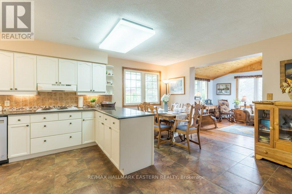 823 Wedgewood Court, Peterborough West (North), Ontario  K9J 7T8 - Photo 13 - X12275435