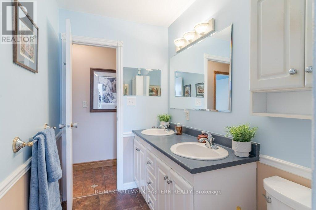 823 Wedgewood Court, Peterborough West (North), Ontario  K9J 7T8 - Photo 31 - X12275435