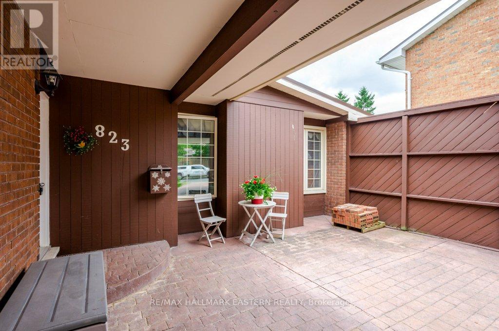 823 Wedgewood Court, Peterborough West (North), Ontario  K9J 7T8 - Photo 4 - X12275435