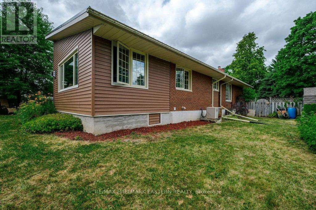 823 Wedgewood Court, Peterborough West (North), Ontario  K9J 7T8 - Photo 46 - X12275435