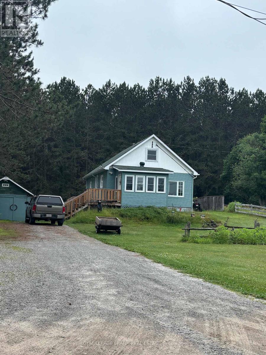 31 Boulter Lake Road, Hastings Highlands (Mcclure Ward), Ontario  K0L 2K0 - Photo 2 - X12275700