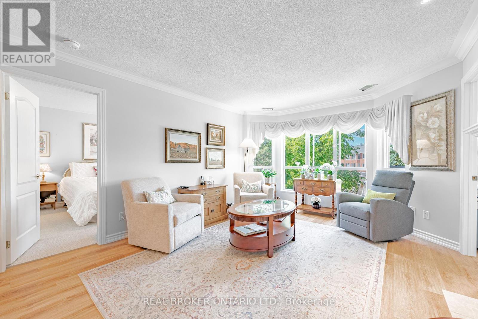 202 - 3 Heritage Way, Kawartha Lakes (Lindsay), Ontario  K9V 5Z1 - Photo 10 - X12276040