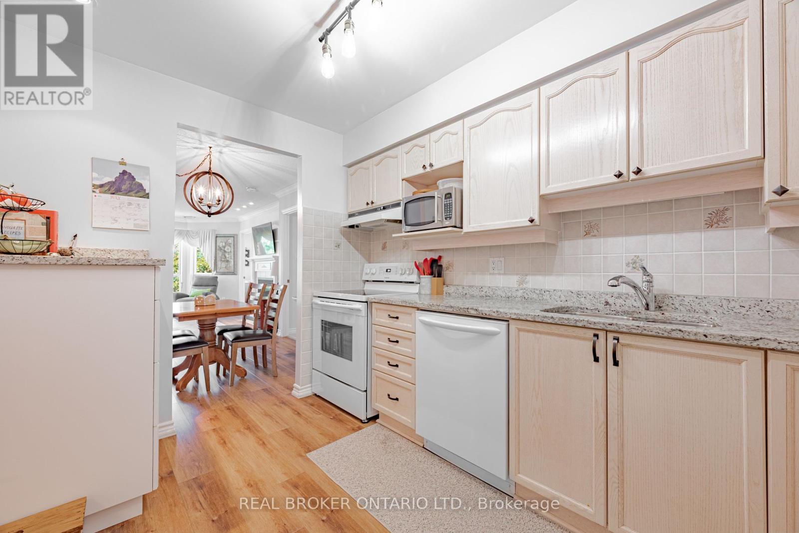 202 - 3 Heritage Way, Kawartha Lakes (Lindsay), Ontario  K9V 5Z1 - Photo 17 - X12276040