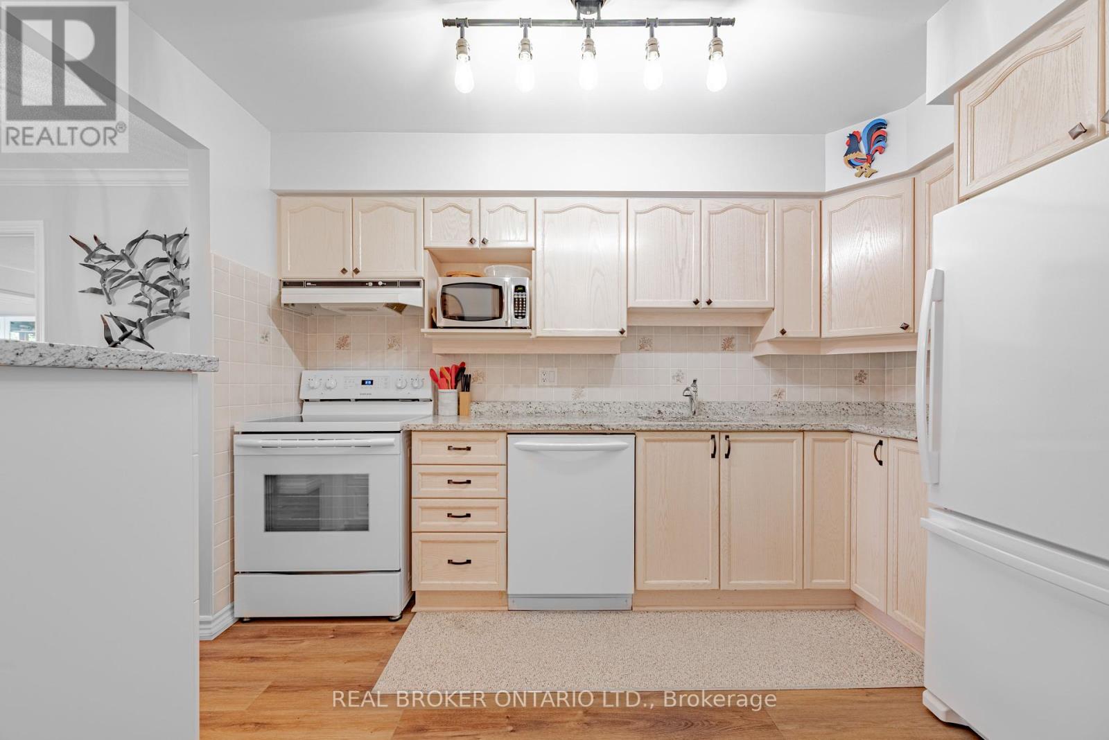 202 - 3 Heritage Way, Kawartha Lakes (Lindsay), Ontario  K9V 5Z1 - Photo 18 - X12276040